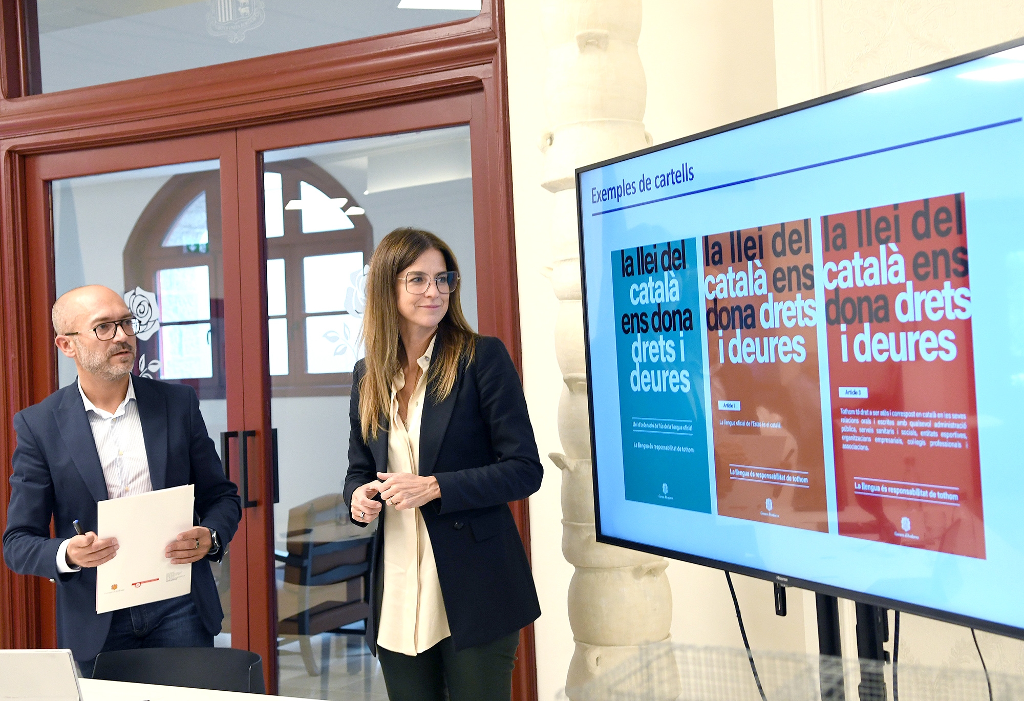 La nova campanya lingüística del Ministeri de Cultura i Esports posa l’accent en els deures de les empreses i els drets dels ciutadans