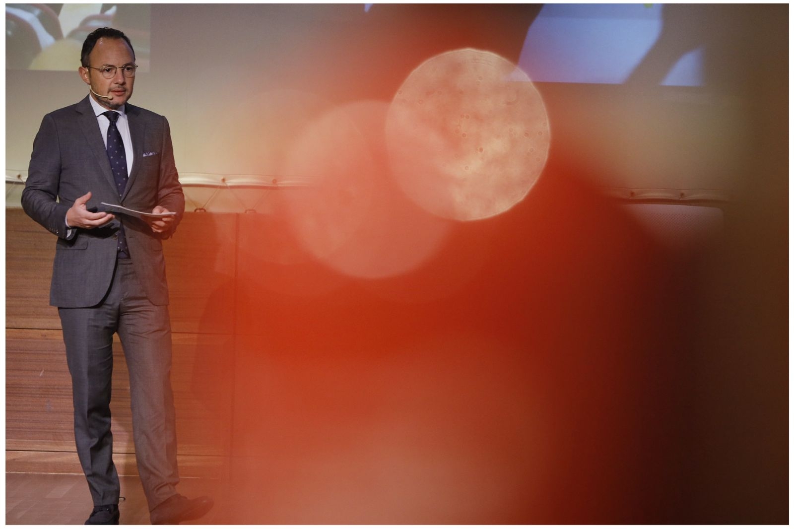 Més de 200 persones participen de les reunions públiques per conèixer l’estat de les negociacions de l’Acord d’associació