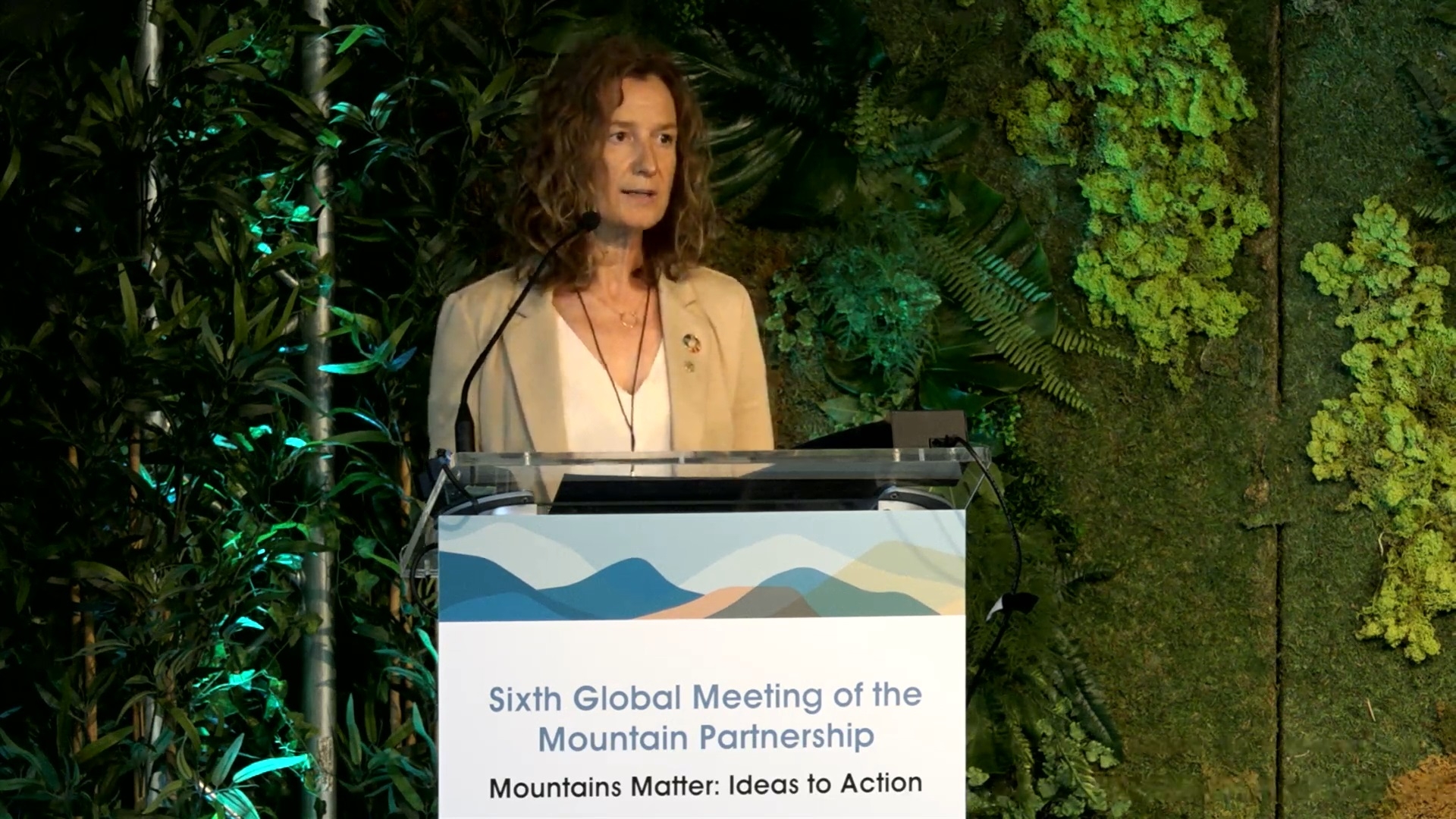 La ministra Calvó destaca que els ecosistemes de muntanya estan amenaçats pel canvi climàtic i advoca per la unió d’esforços