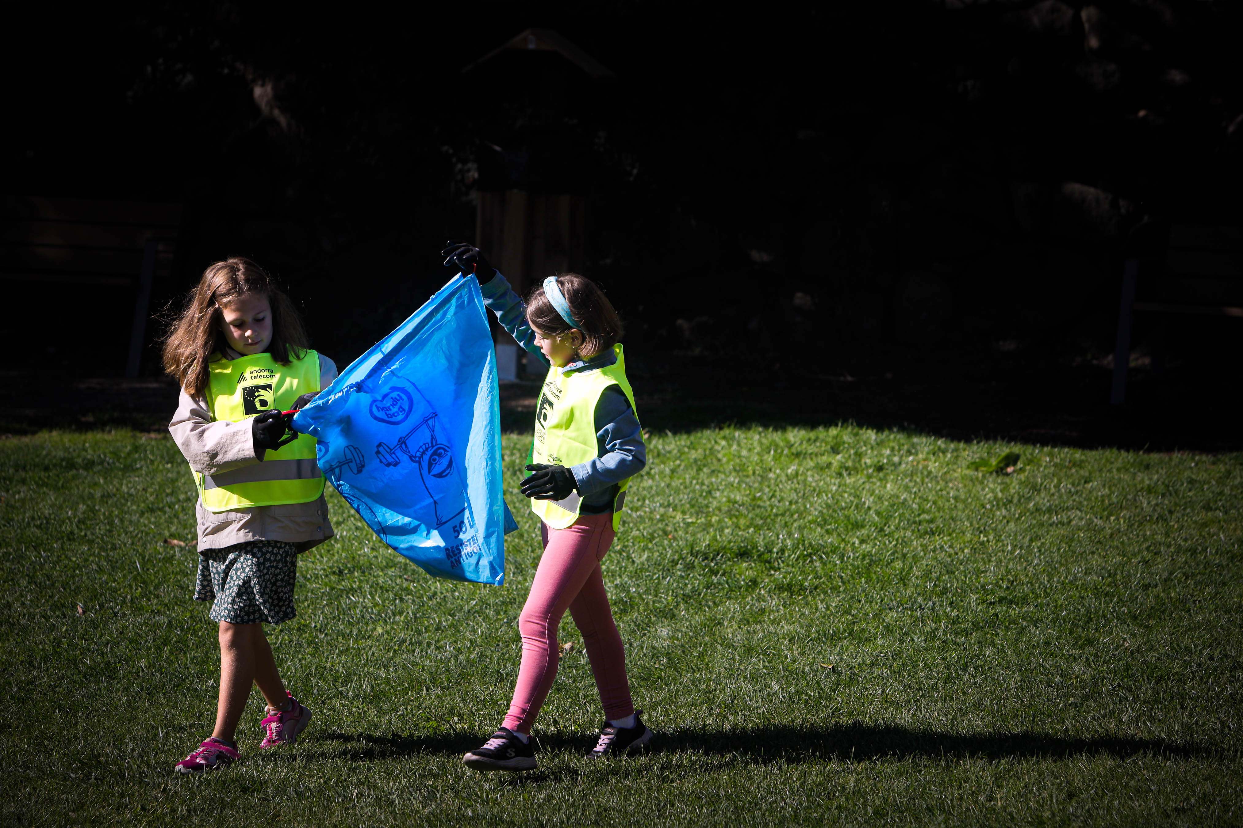 Calvó i Vilarrubla presenten l’Estratègia d’Educació Ambiental per impulsar patis més verds i camins d’anada a l’escola segurs i educatius