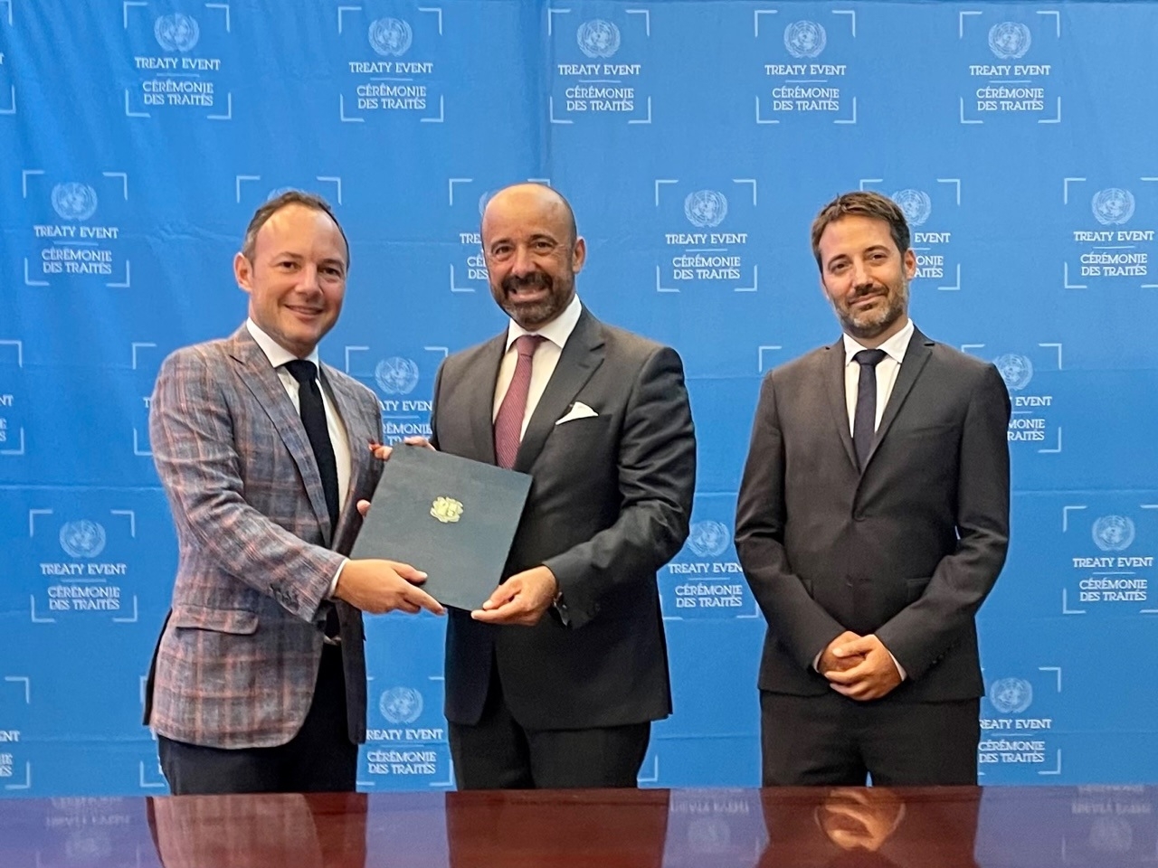 Espot diposita l’instrument d’Andorra d’adhesió al Protocol relatiu a la prevenció, la repressió i el càstig de tràfic d’éssers humans