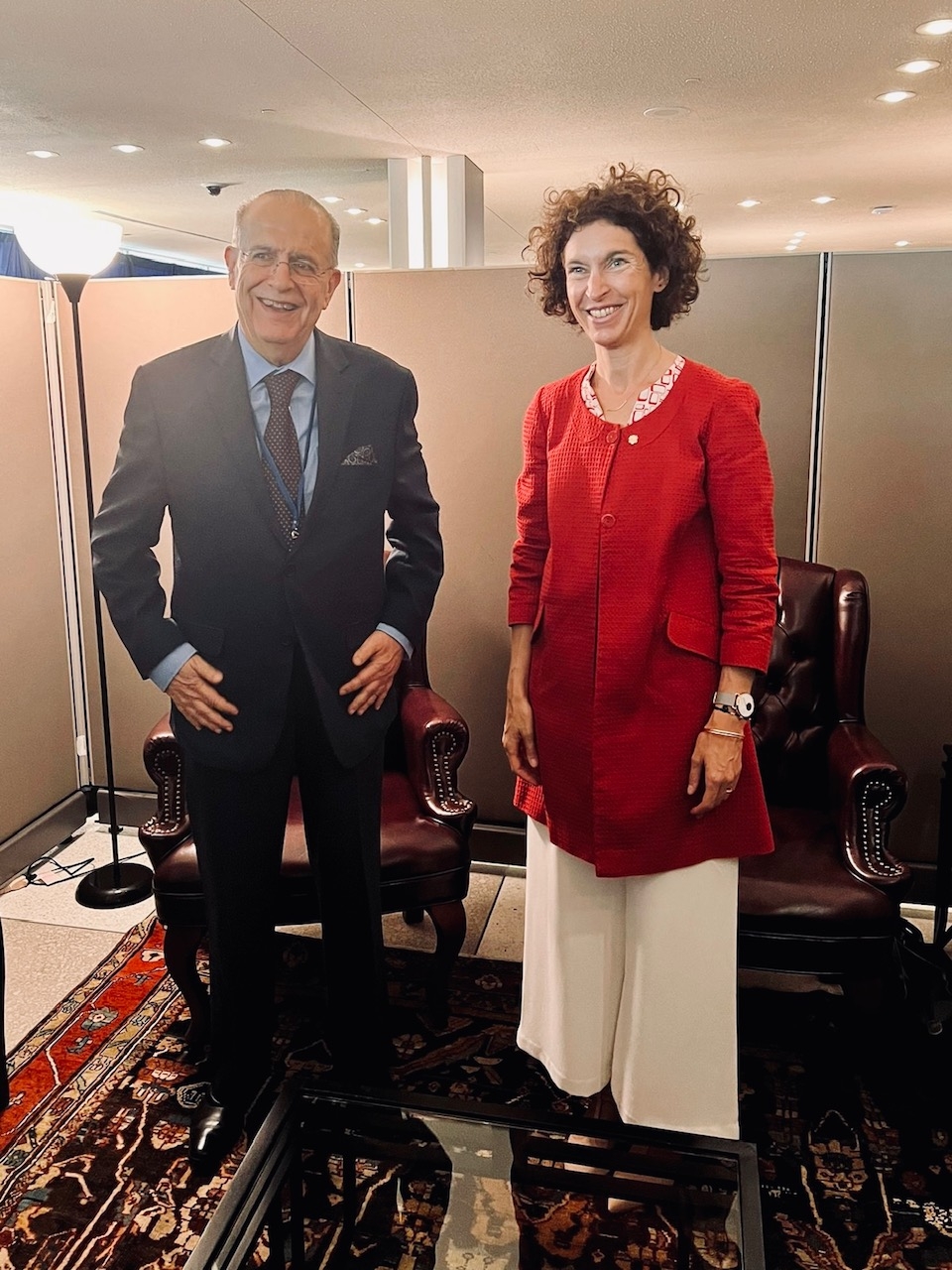 Maria Ubach es reuneix amb el seu homòleg de Xipre, Ioannis Kasoulides