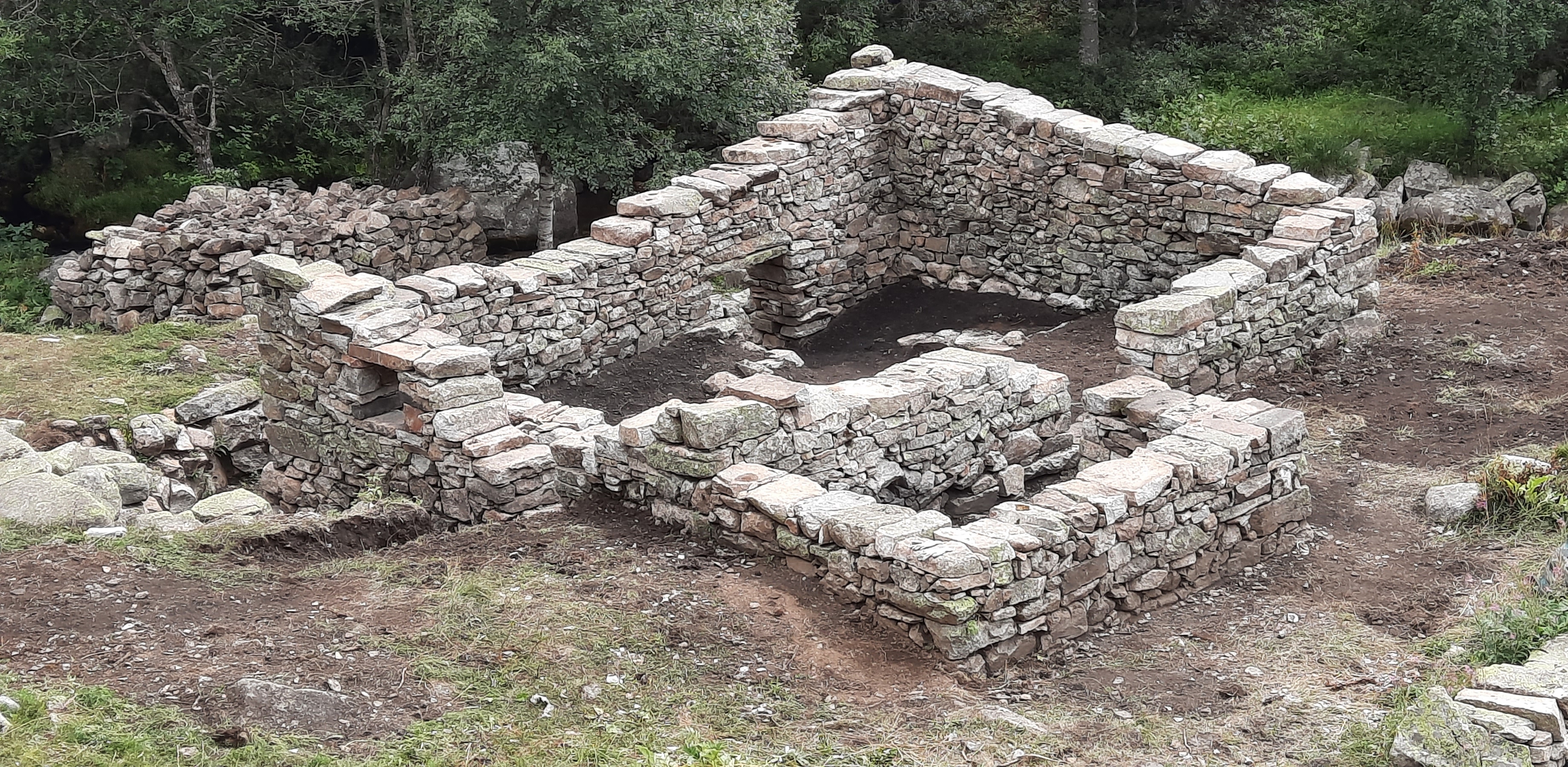 L’excavació de la farga del Madriu permet identificar una fase del segle XVIII i una altra del segle XIX