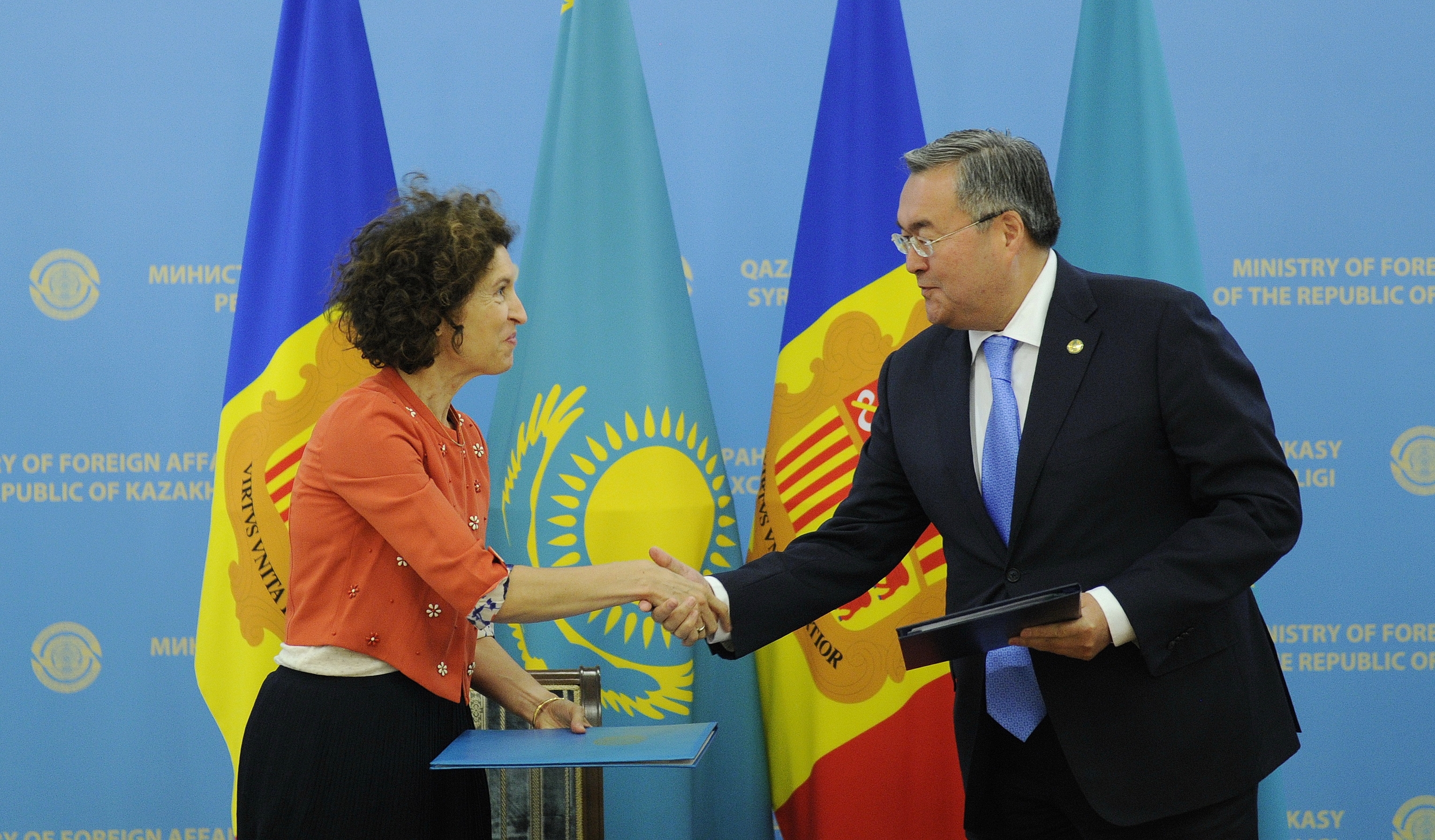 Andorra i el Kazakhstan signen l’acord per a l’exempció de visats per impulsar els seus vincles bilaterals
