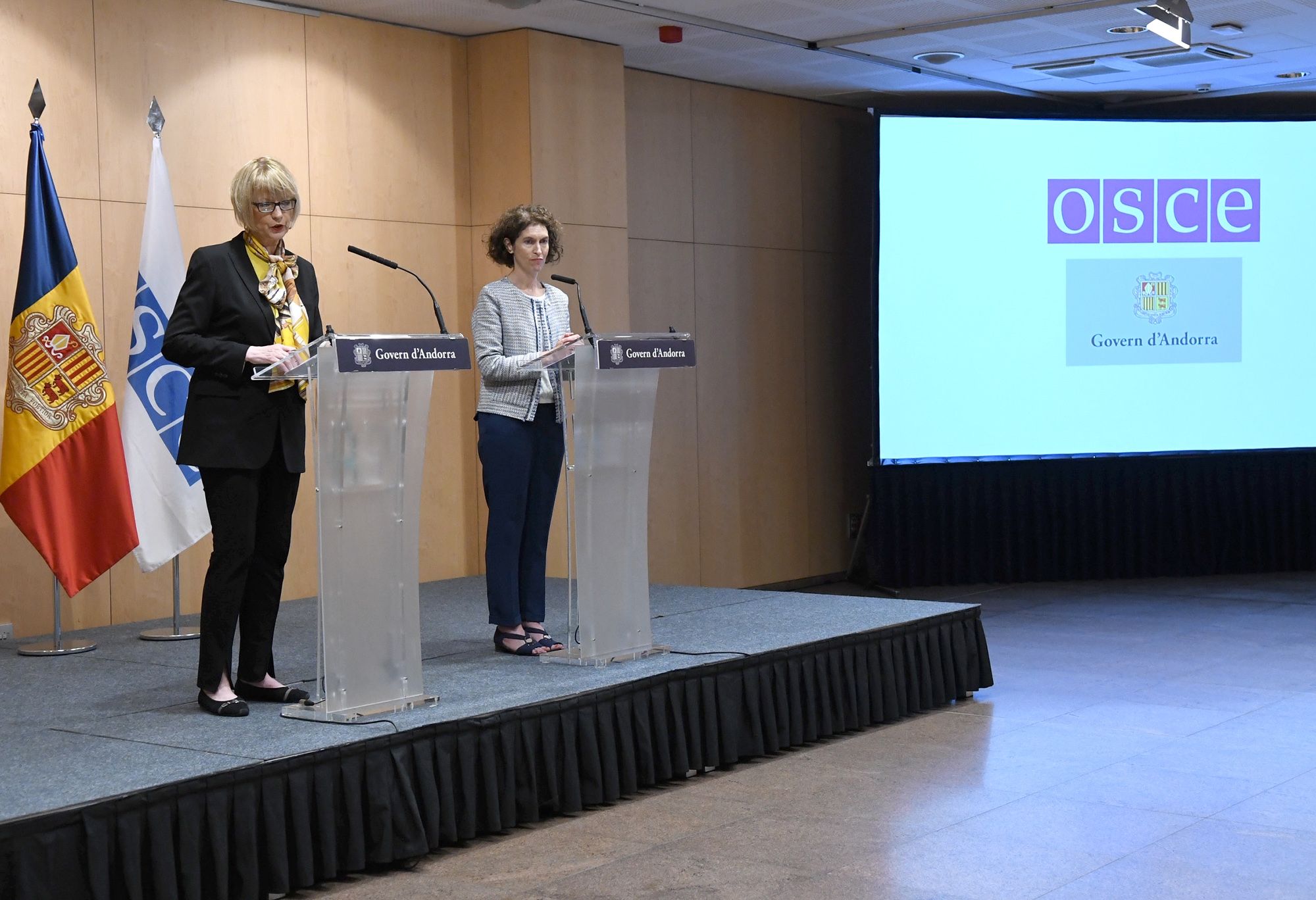 Ubach i Schmid destaquen la necessitat del multilateralisme per afrontar la resolució de conflictes a Europa