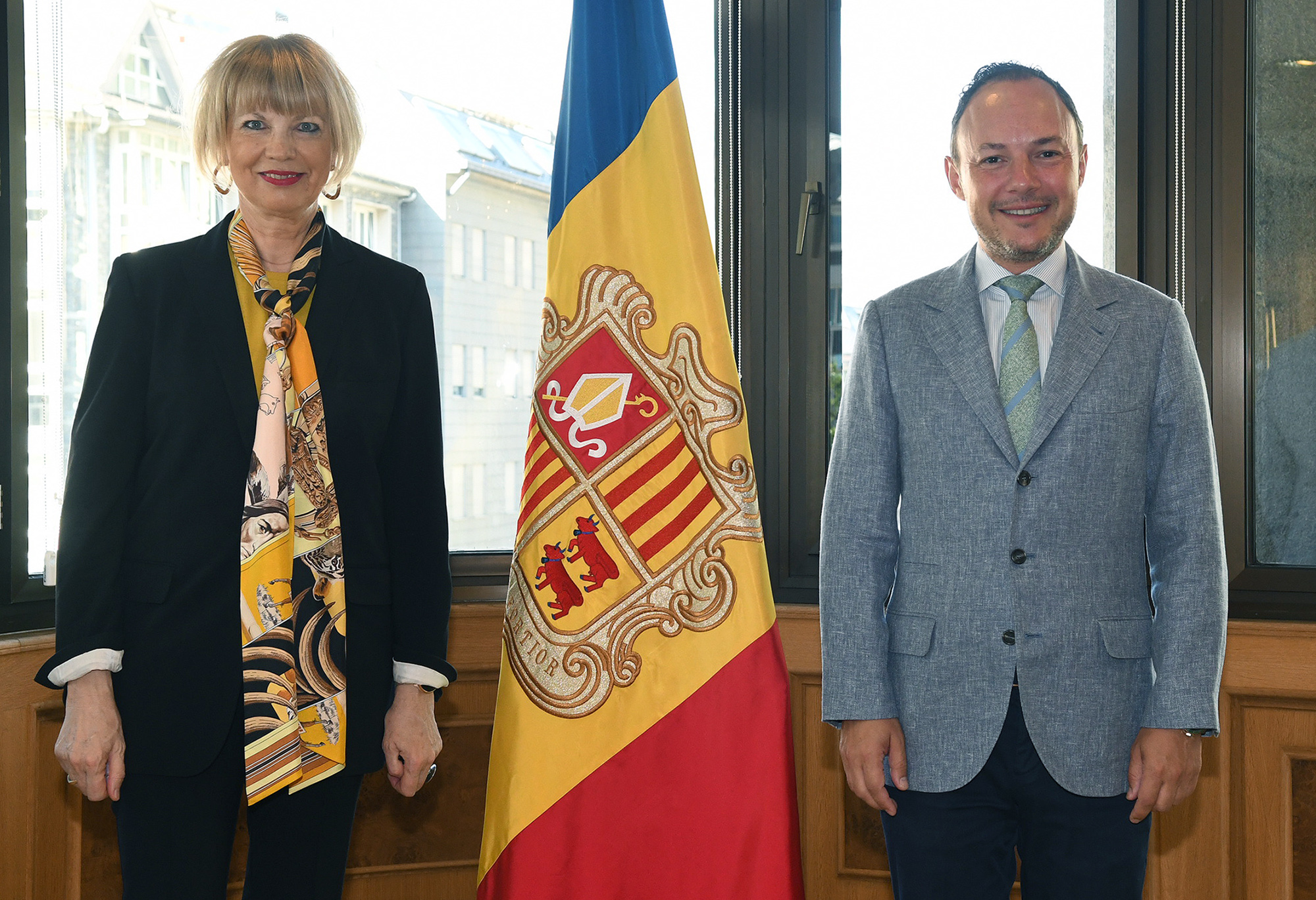 Ubach i Schmid destaquen la necessitat del multilateralisme per afrontar la resolució de conflictes a Europa