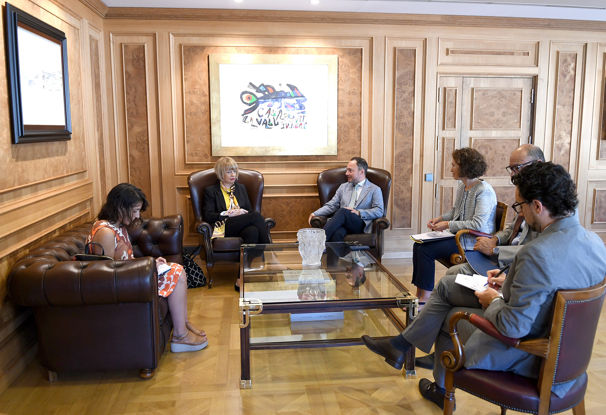 Ubach i Schmid destaquen la necessitat del multilateralisme per afrontar la resolució de conflictes a Europa