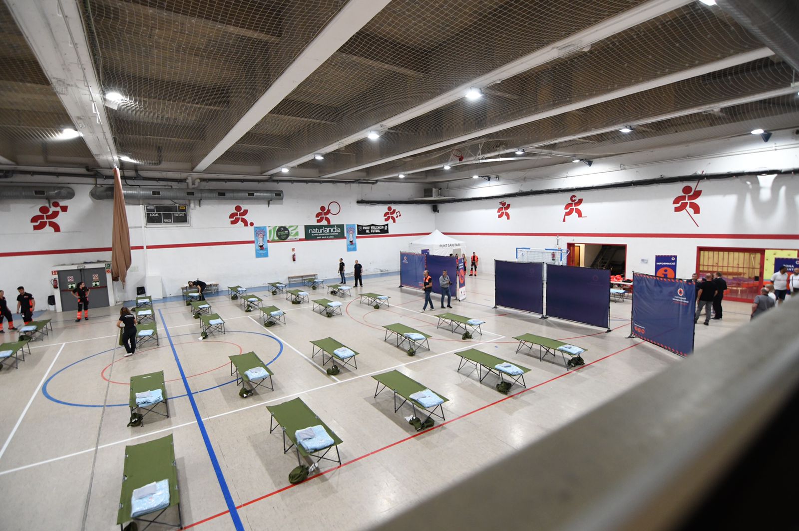 Interior i Sant Julià de Lòria signen un conveni per utilitzar el Centre Esportiu com a alberg provisional en casos d’emergència