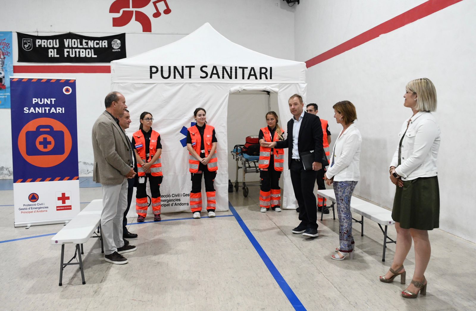 Interior i Sant Julià de Lòria signen un conveni per utilitzar el Centre Esportiu com a alberg provisional en casos d’emergència