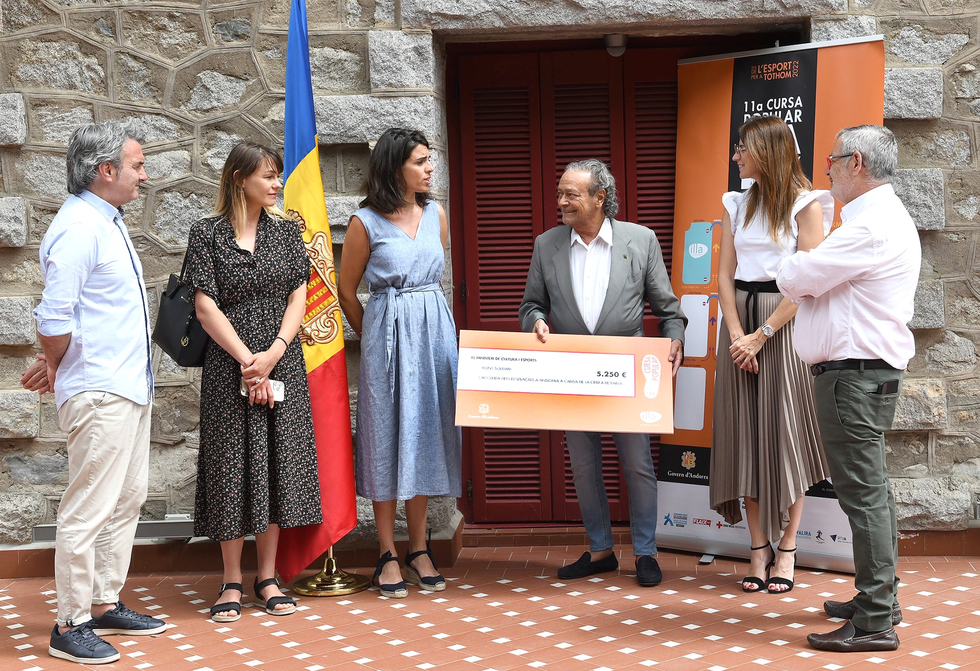 Esports entrega la recaptació de l’11a edició de la Cursa Popular Illa Carlemany al fons solidari per l’acollida dels desplaçats a Andorra a causa de la crisi a Ucraïna