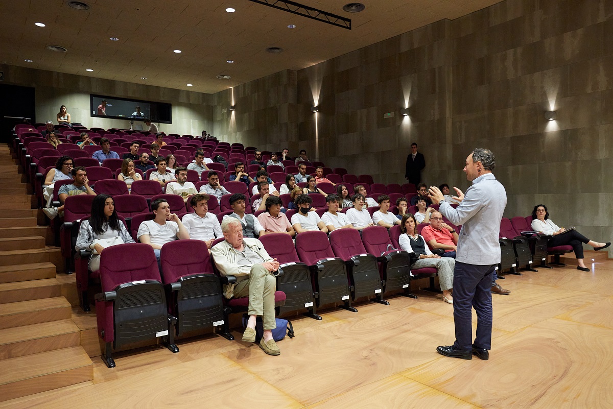 Espot i Riba conversen amb el joves en relació a les oportunitats que els pot brindar un futur Acord d’associació amb la UE
