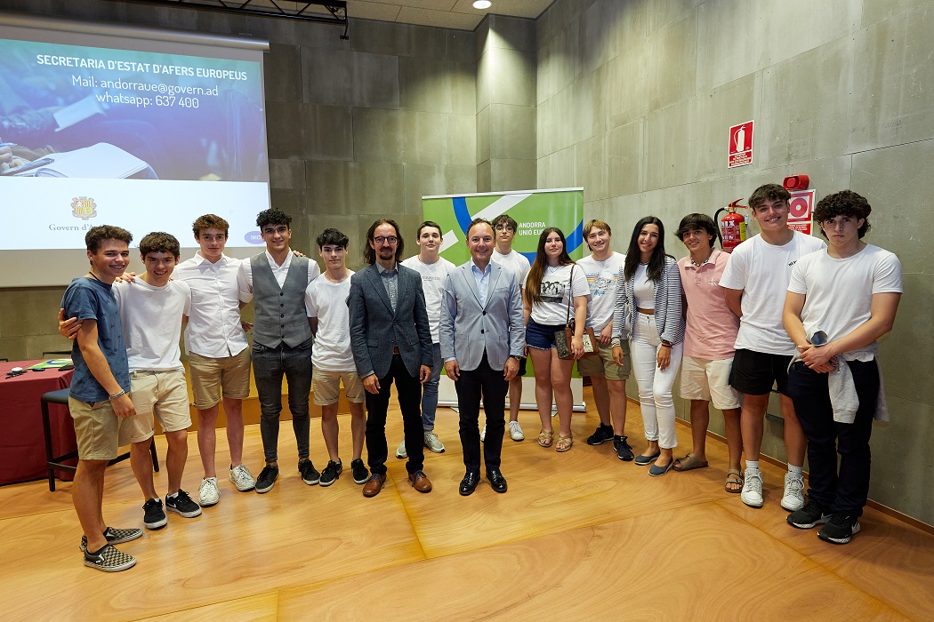 Espot i Riba conversen amb el joves en relació a les oportunitats que els pot brindar un futur Acord d’associació amb la UE