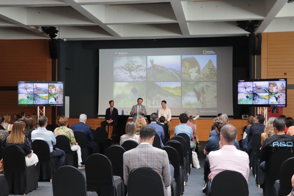 El documental i el llibre “Andorra al natural” mostren moments inèdits de la fauna i flora autòctones durant tot un any