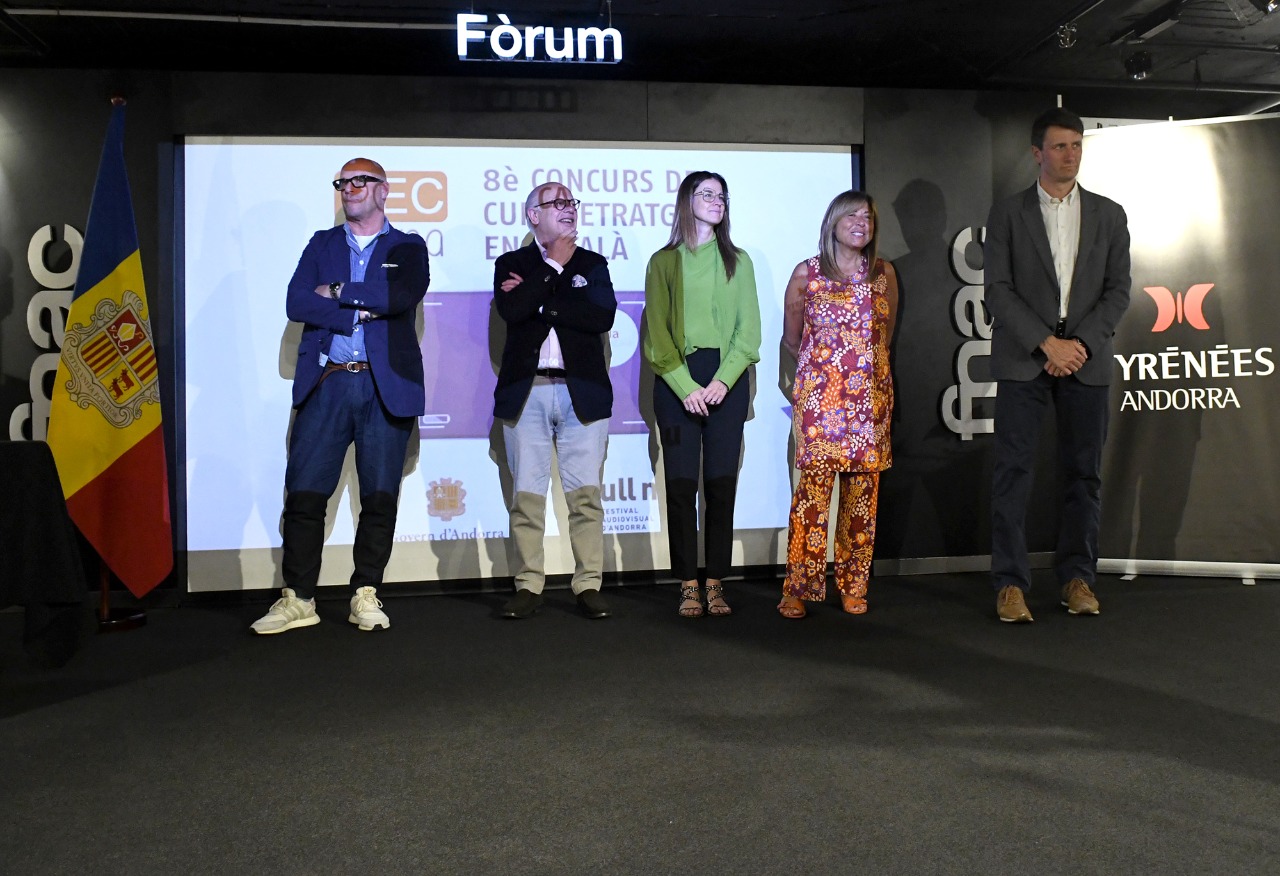 Paula Navarro, Noemí Gil i Maria Bonafé guanyen el Concurs de curtmetratges RECcrea amb ‘És amor?’