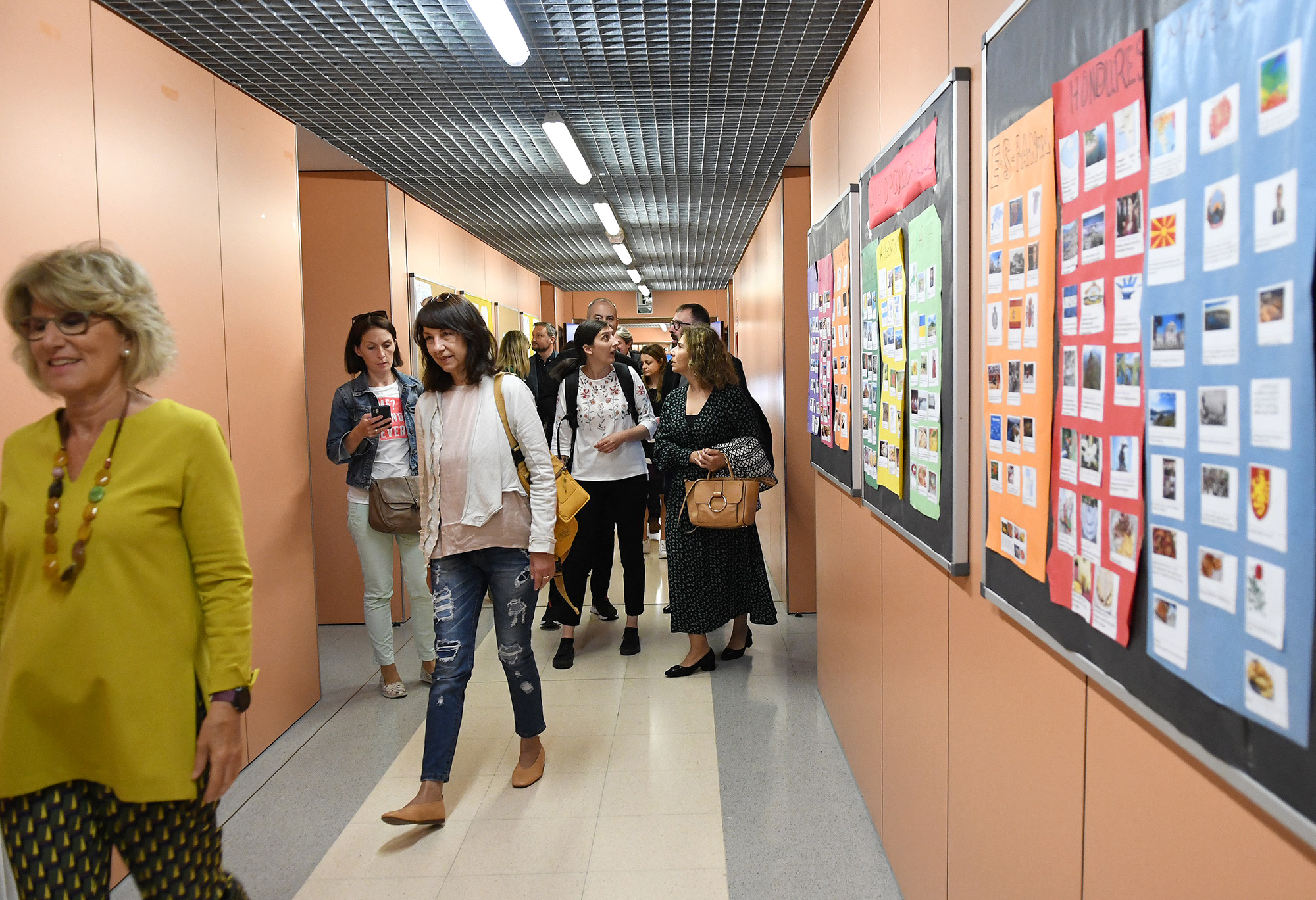 Vilarrubla rep la secretària d’Estat d’Educació de Sèrbia per mostrar-li el sistema educatiu andorrà