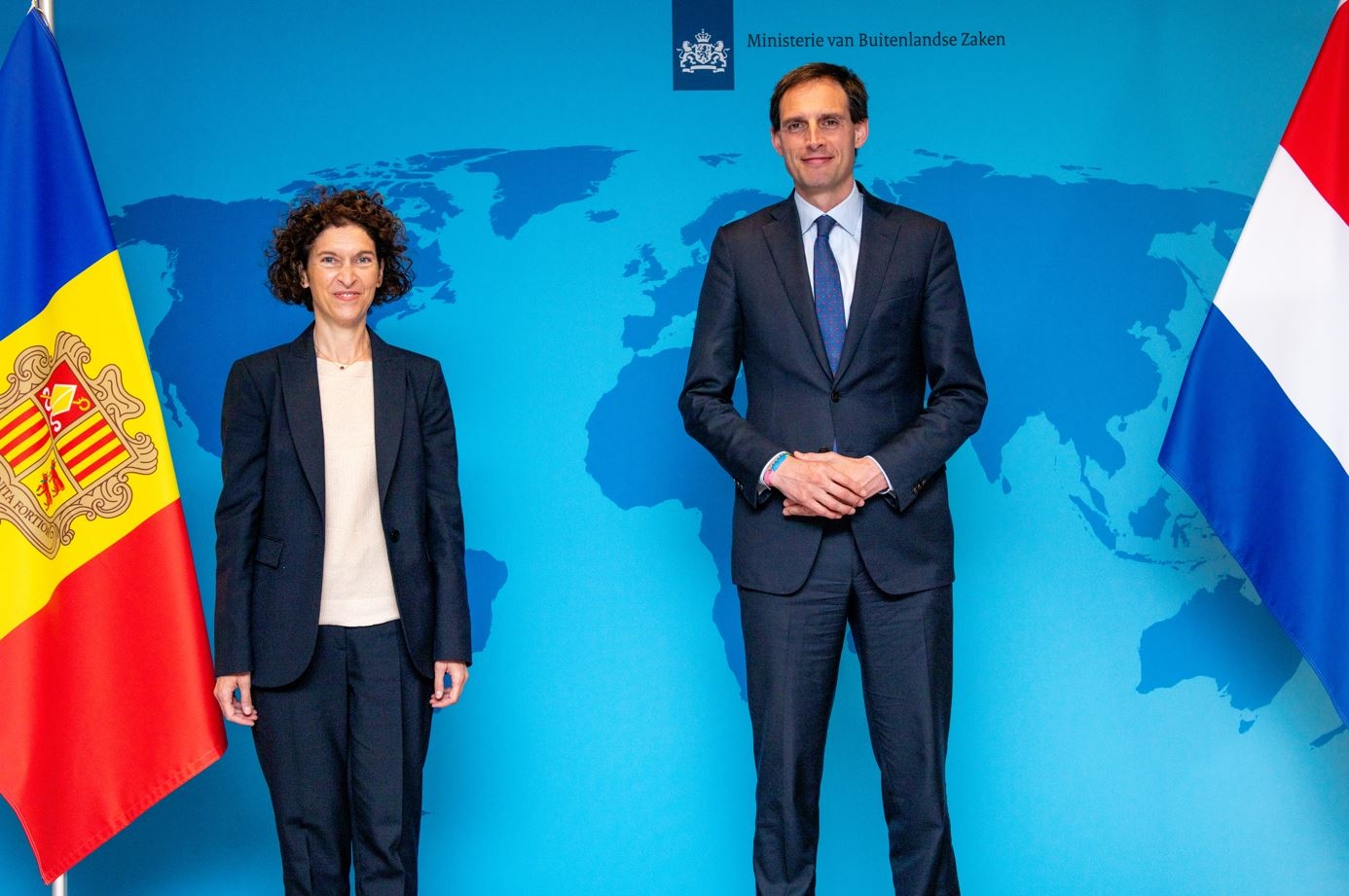 La ministra d’Afers Exteriors, Maria Ubach, es reuneix a la Haia amb els representants de la Cort Penal Internacional, de l’Organització per a la Prohibició de les Armes Químiques i el ministre d’Afers Exteriors dels Països Baixos