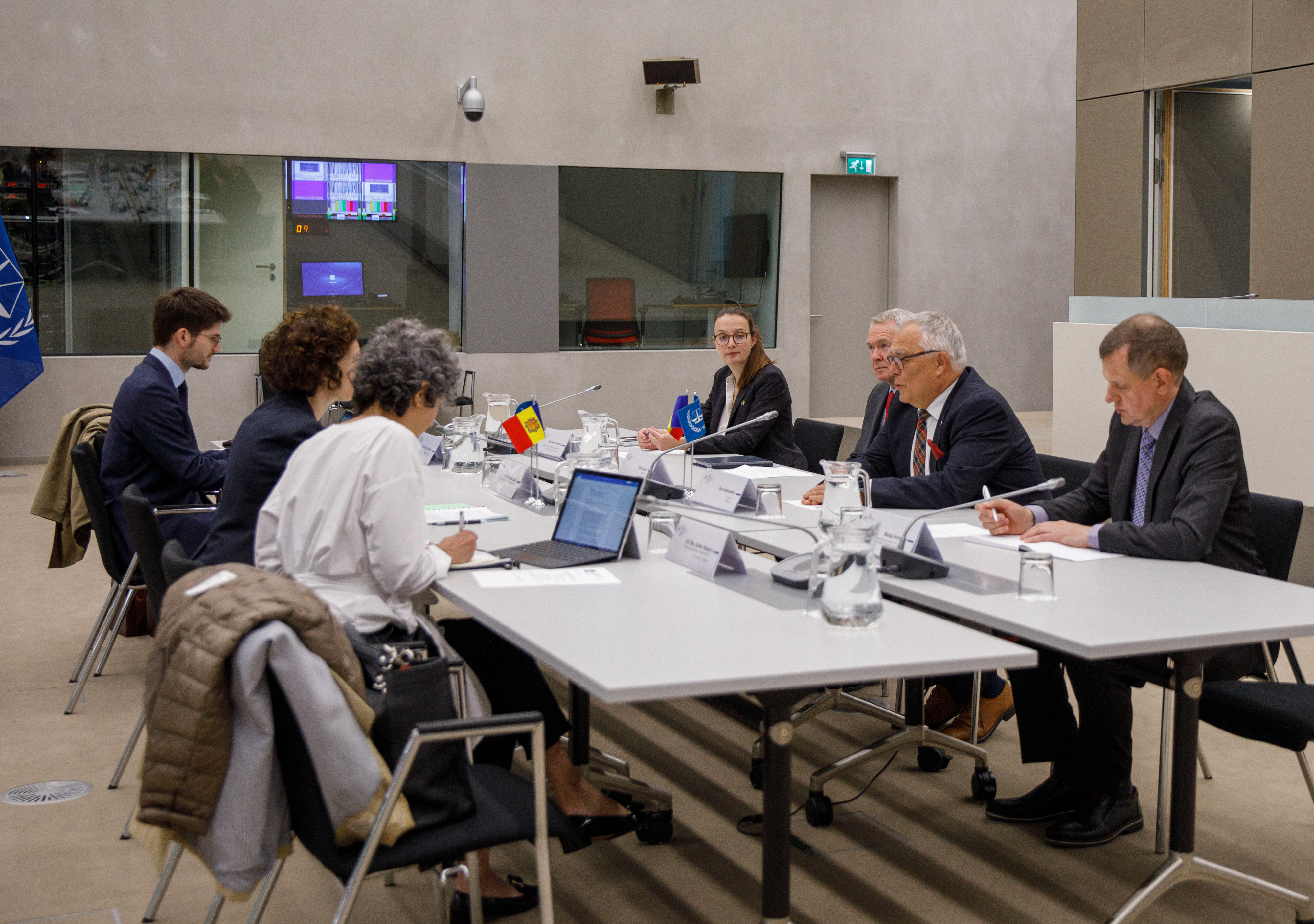 La ministra d’Afers Exteriors, Maria Ubach, es reuneix a la Haia amb els representants de la Cort Penal Internacional, de l’Organització per a la Prohibició de les Armes Químiques i el ministre d’Afers Exteriors dels Països Baixos