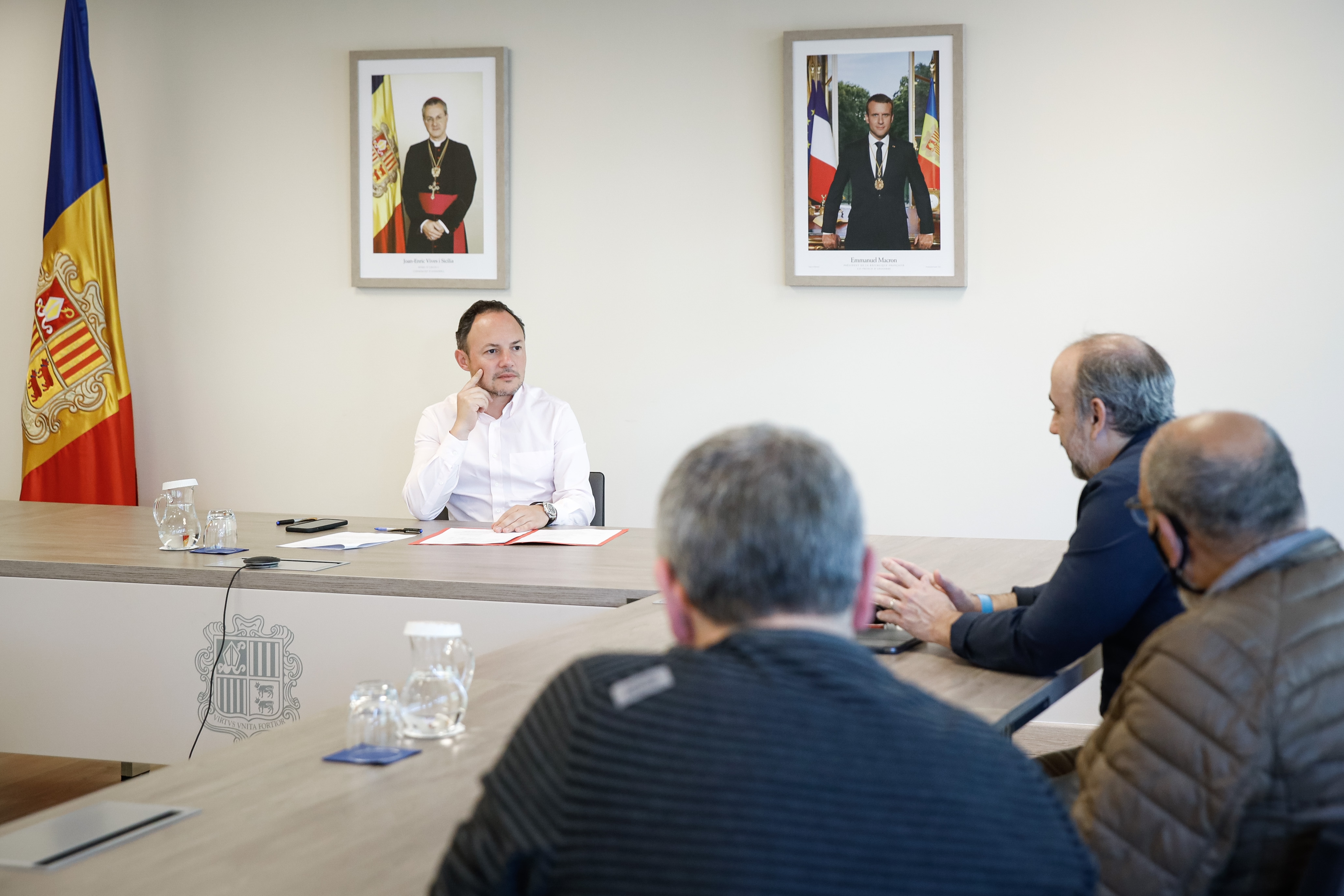 Espot i Riva inicien una ronda de visites amb les federacions esportives i clubs històrics del país