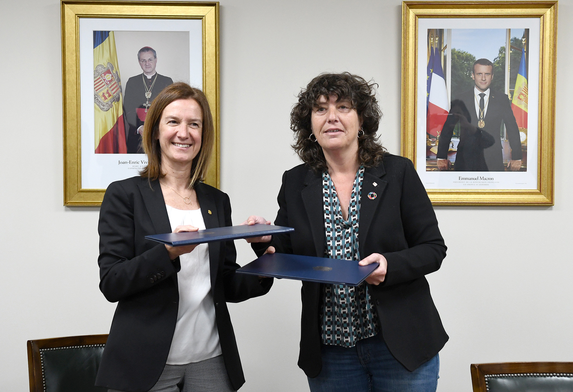 La ministra Silvia Calvó es reuneix amb la consellera de la Generalitat Teresa Jordà