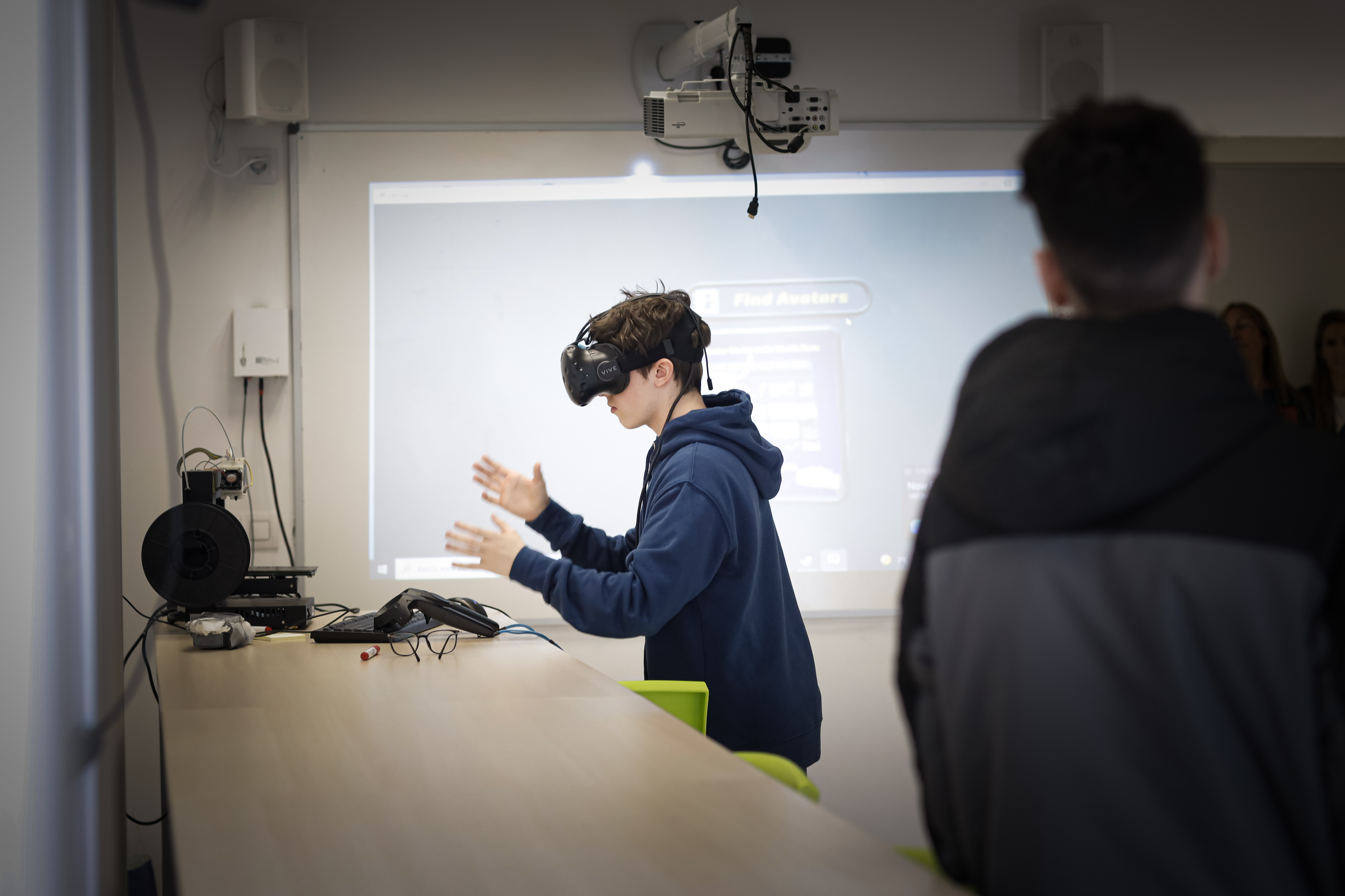 250 alumnes participen en la jornada de portes obertes del Centre de Formació Professional d’Aixovall