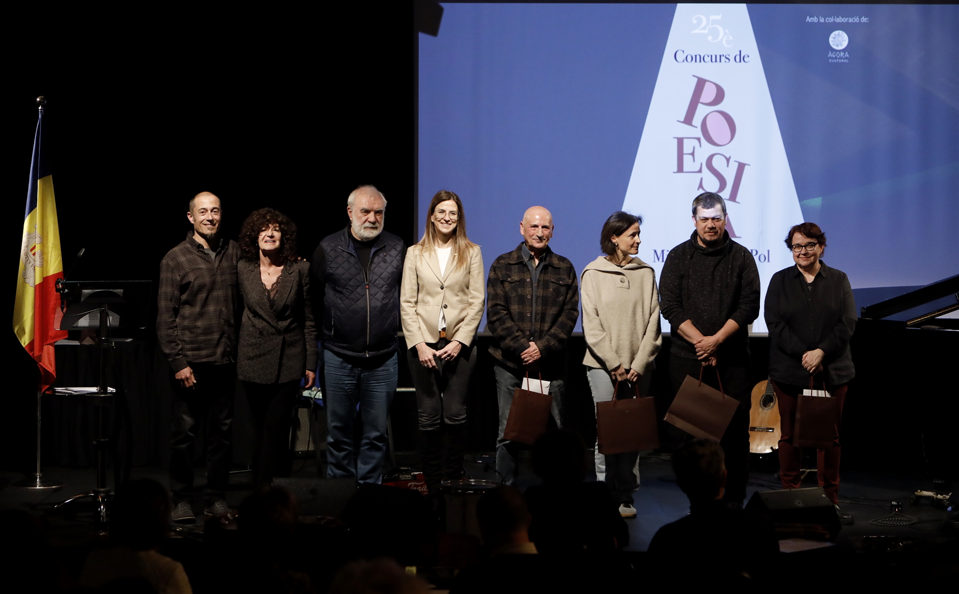 El 25è Concurs de poesia Miquel Martí i Pol premia ‘Pedra, paper, tisora’ en la categoria Recull i ‘La versió més íntima de nosaltres’ en la categoria Poema