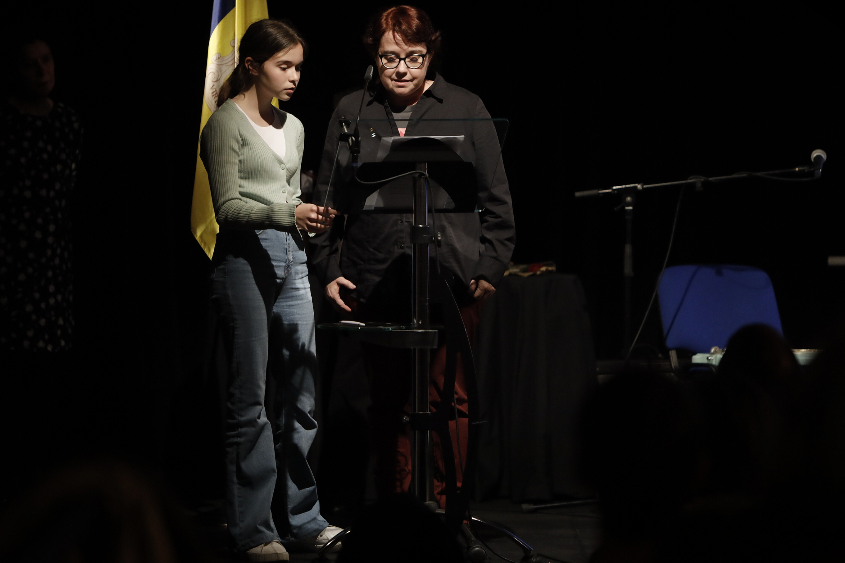 El 25è Concurs de poesia Miquel Martí i Pol premia ‘Pedra, paper, tisora’ en la categoria Recull i ‘La versió més íntima de nosaltres’ en la categoria Poema