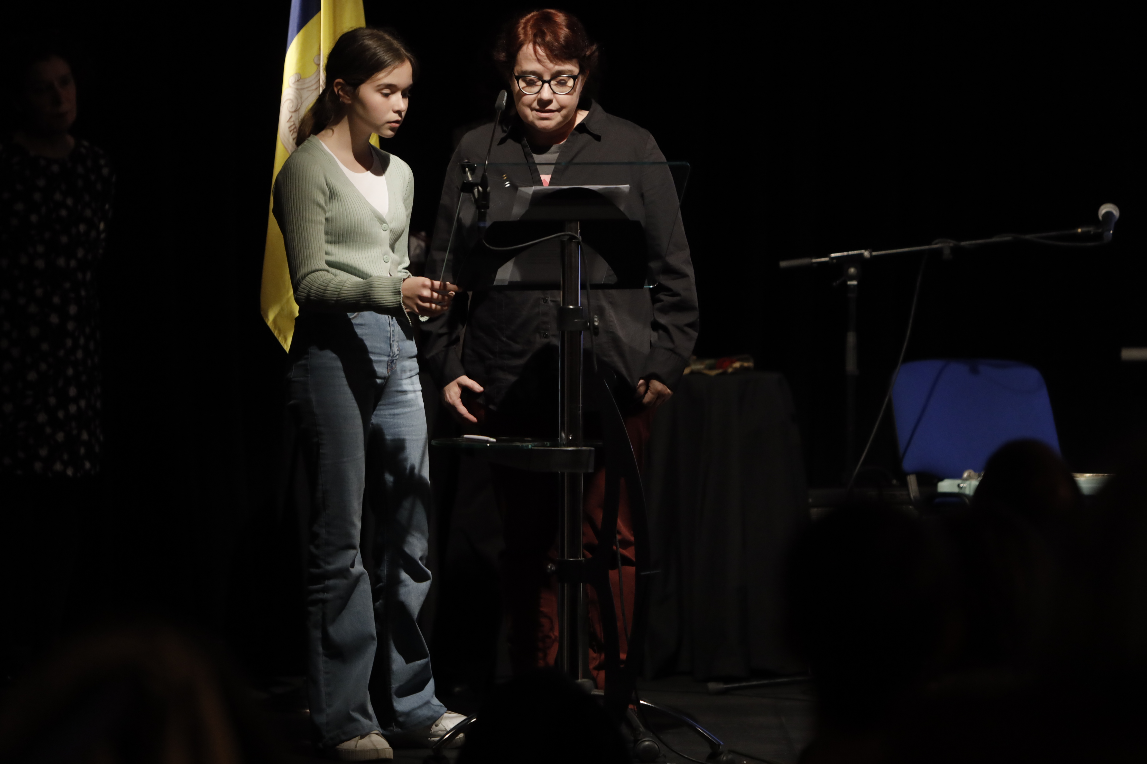 El 25è Concurs de poesia Miquel Martí i Pol premia ‘Pedra, paper, tisora’ en la categoria Recull i ‘La versió més íntima de nosaltres’ en la categoria Poema