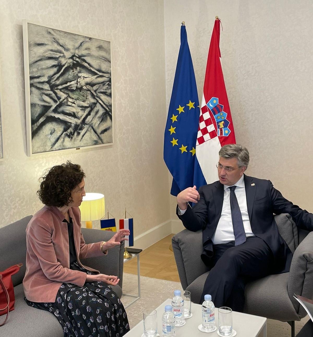Maria Ubach es reuneix a Zagreb amb el primer ministre de Croàcia, Andrej Plenković, i amb el vicepresident del Parlament, Željko Reiner