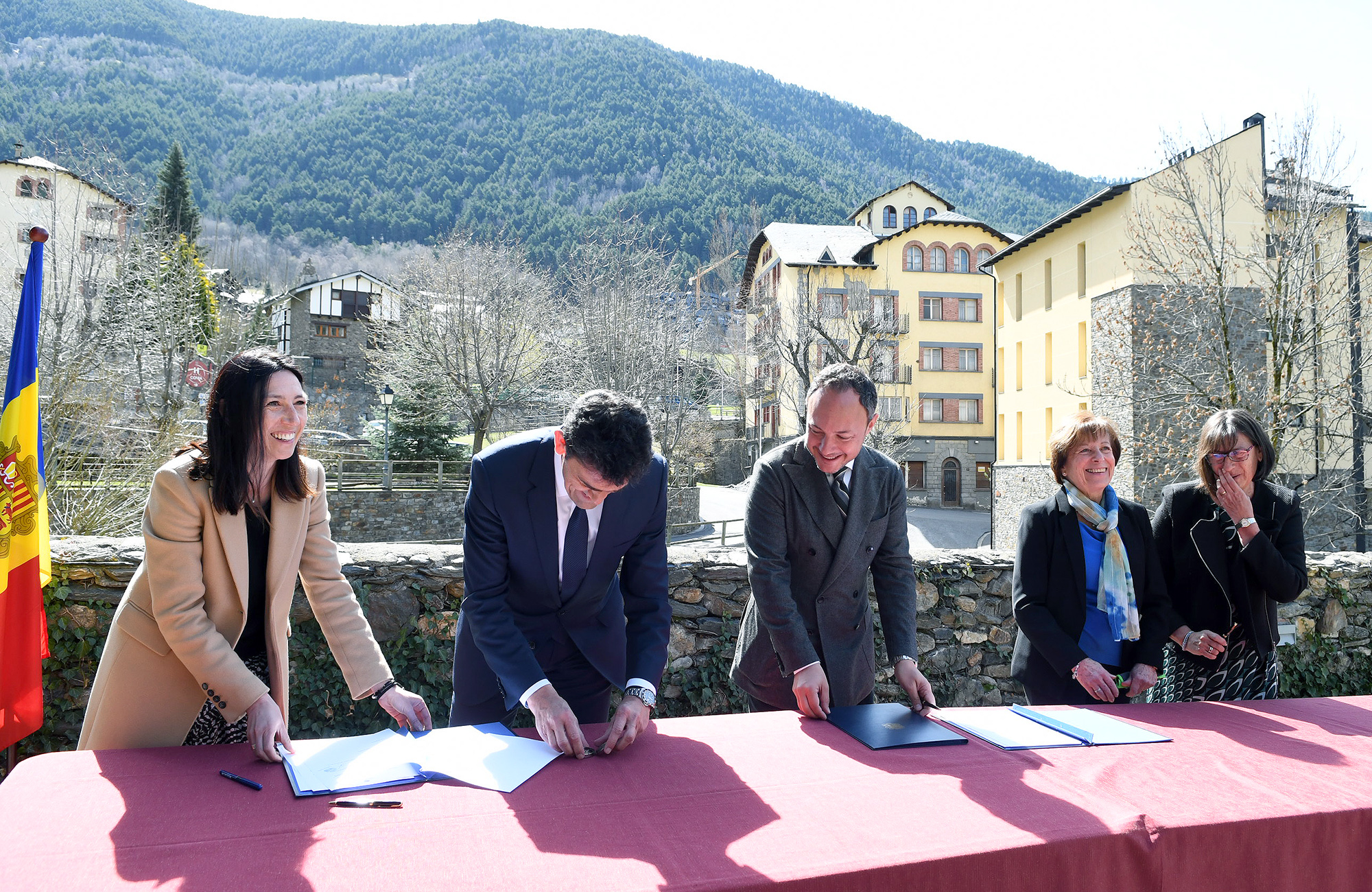 El Govern, el Comú i el Quart d’Ordino signen el Protocol d’entesa per traslladar el Ministeri de Medi Ambient a l’hotel Casamanya