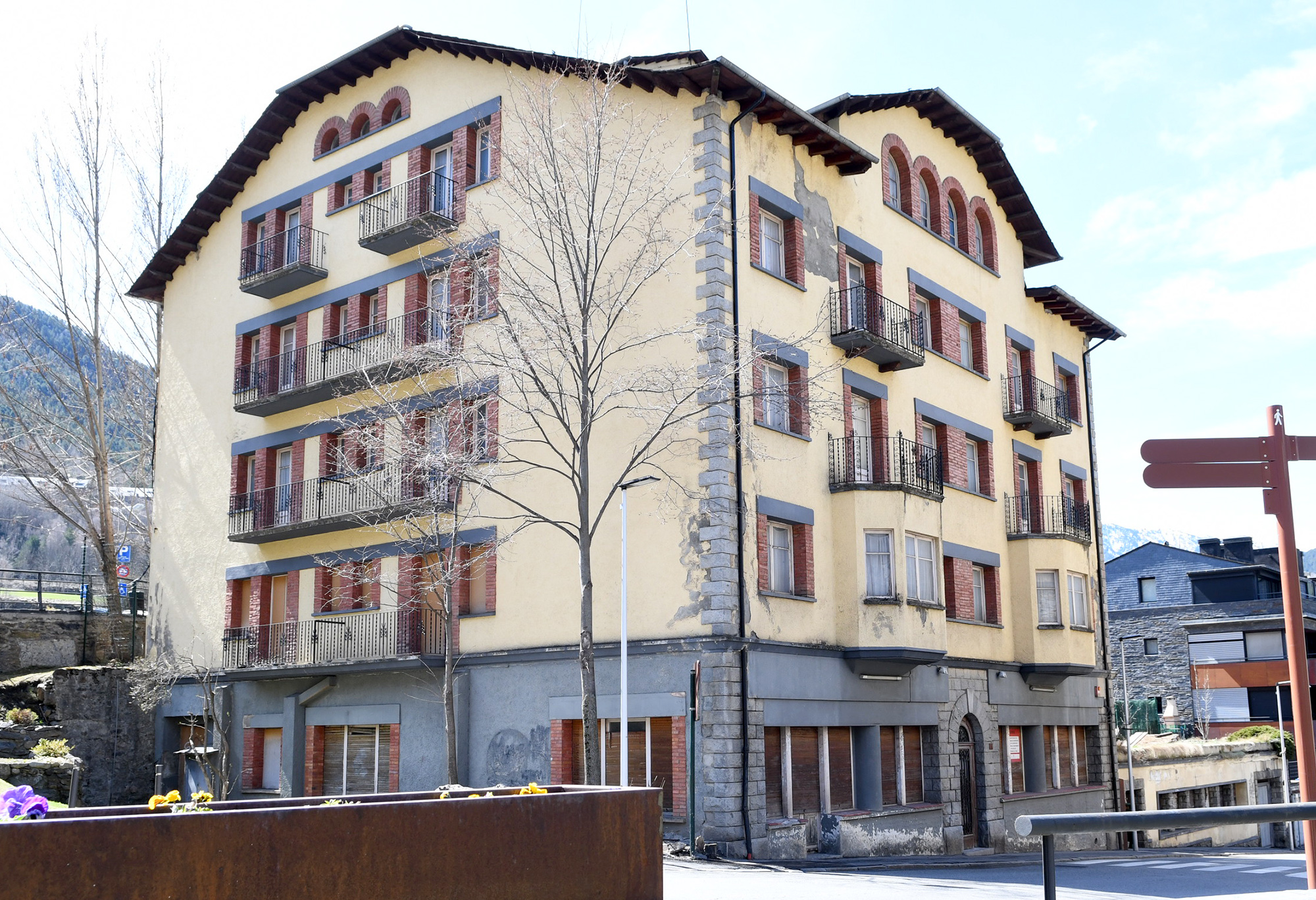 El Govern, el Comú i el Quart d’Ordino signen el Protocol d’entesa per traslladar el Ministeri de Medi Ambient a l’hotel Casamanya