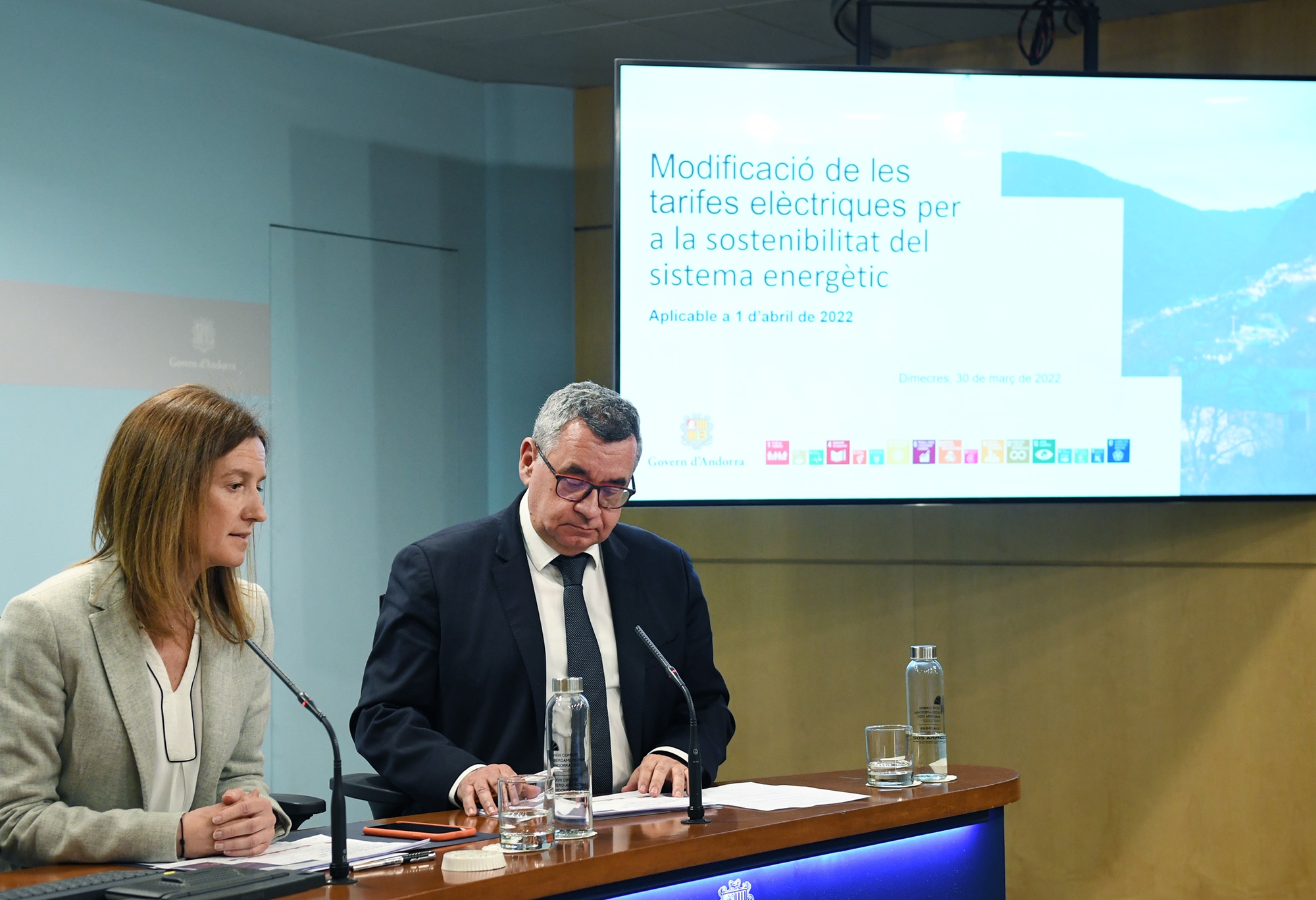 Els increments de les tarifes elèctriques s’apliquen de forma que afectin menys a les famílies del país i més als consums elevats