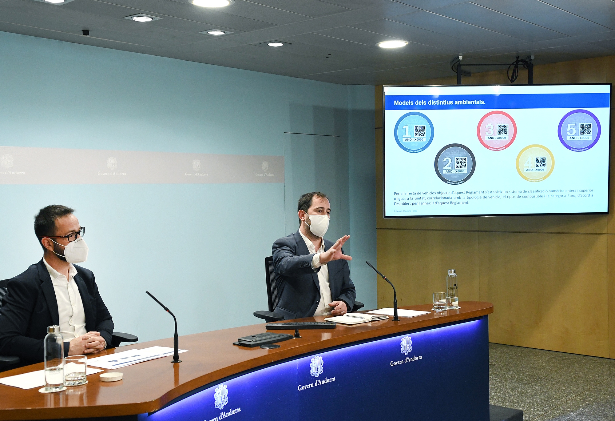 El Govern crea el distintiu ambiental pels vehicles, que entrarà en vigor a partir del 31 de gener del 2023