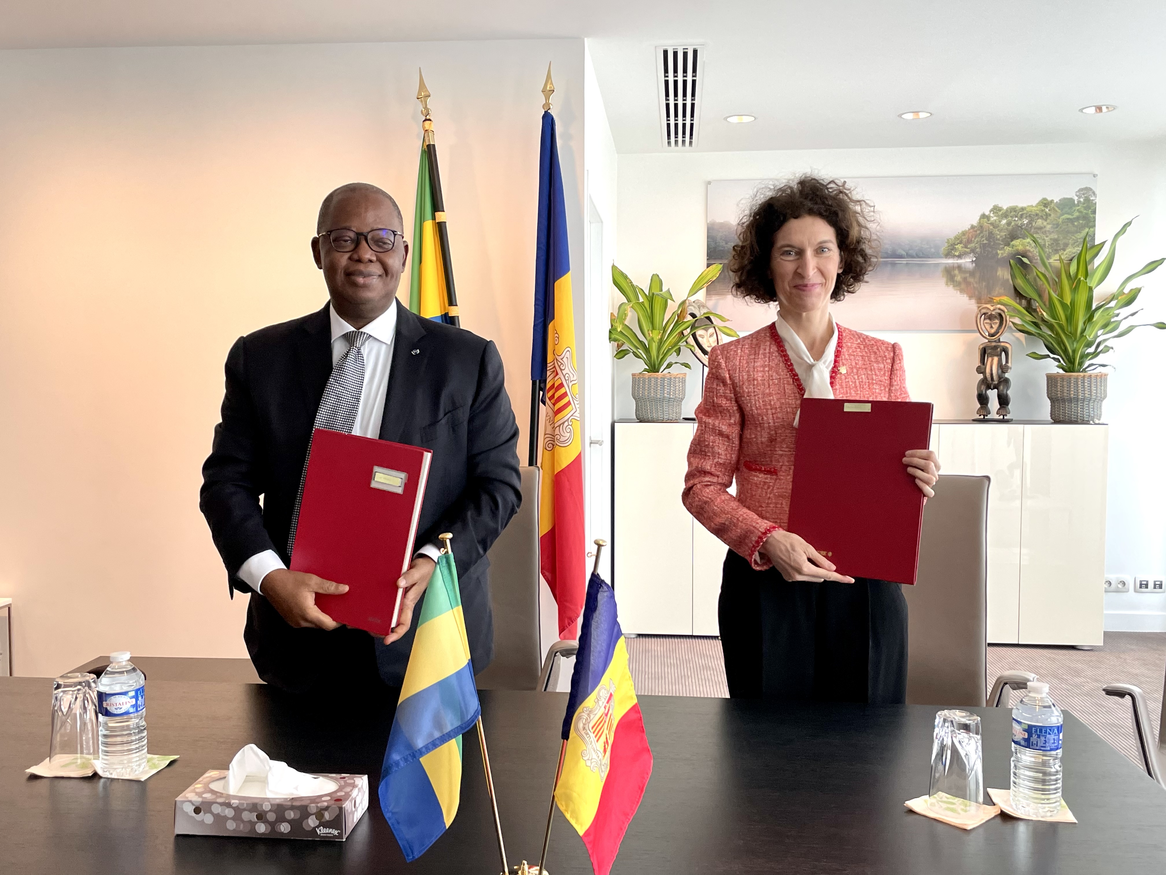 Ubach es reuneix amb la directora general de  la UNESCO, Audrey Azoulay, i amb l’ambaixador de la UE a Andorra, Didier Lenoir