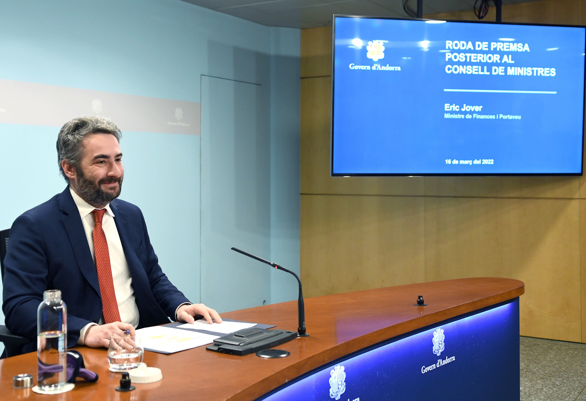 El Govern preveu ajuts per al sector del transport per mitigar l'augment del preu dels carburants