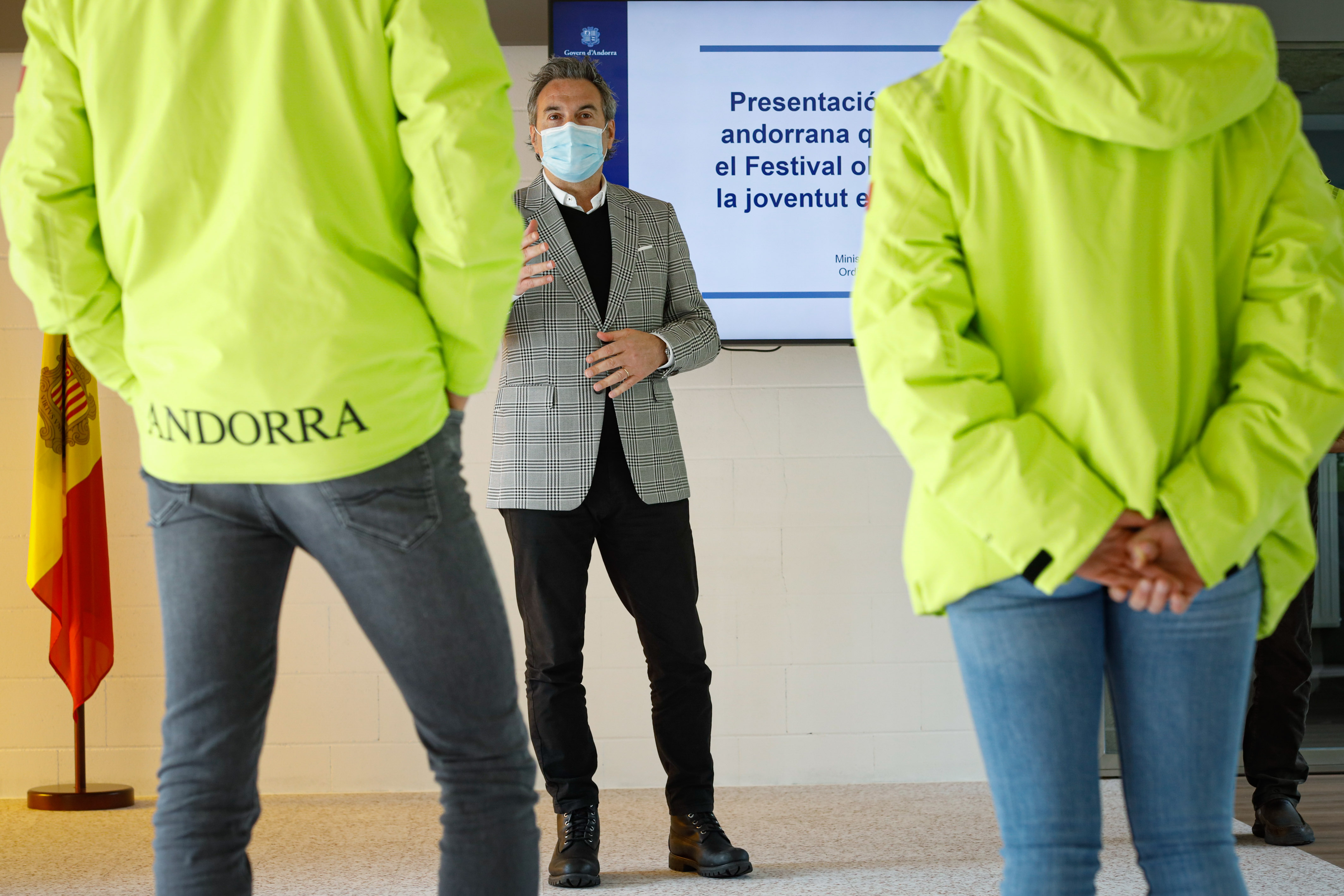 Justo Ruiz rep la delegació andorrana que participarà al Festival Olímpic d’Hivern de la Joventut Europea a Vuokatti