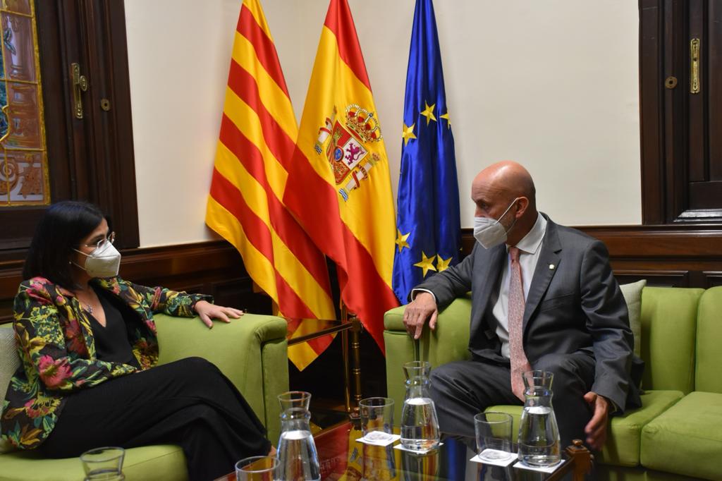 Espot i Martínez Benazet tracten la cooperació bilateral amb la delegada del Govern espanyol a Catalunya, Maria Eugènia Gay, i amb la ministra de Sanitat espanyola, Carolina Darias