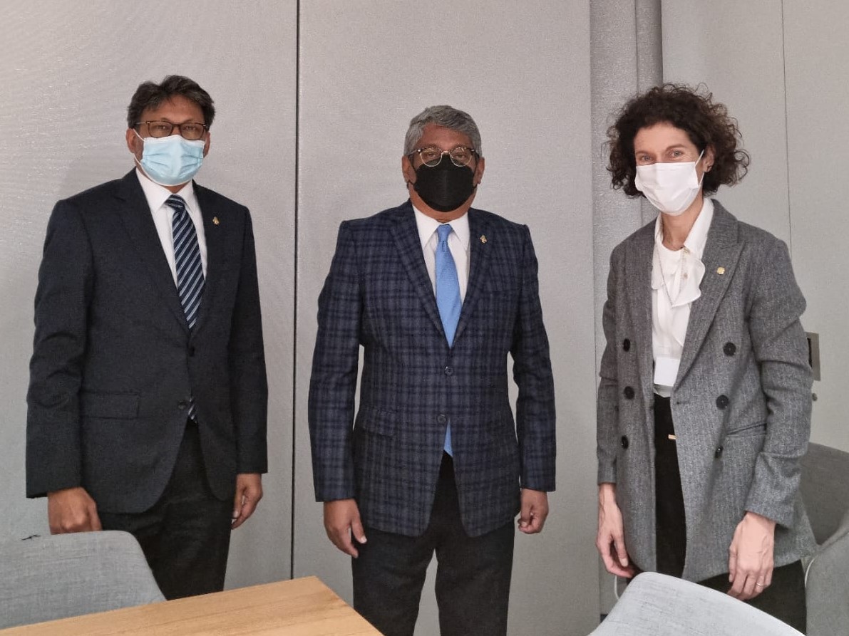 Ubach es reuneix amb la directora general de l’ONU Ginebra i amb el president del Comitè Internacional de Creu Roja