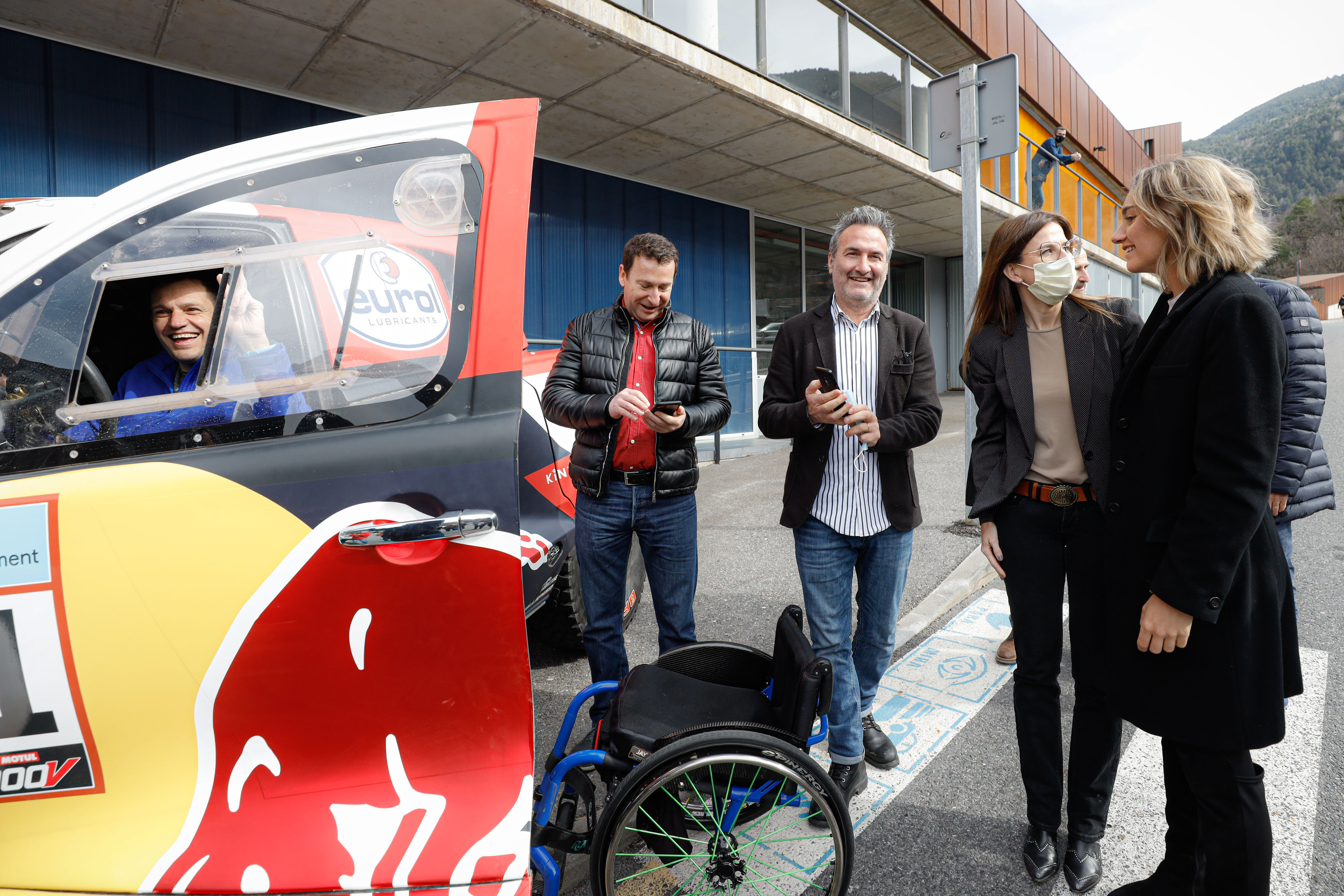 Riva i Ruiz reben als participants andorrans i residents al Ral·li Dakar 2022