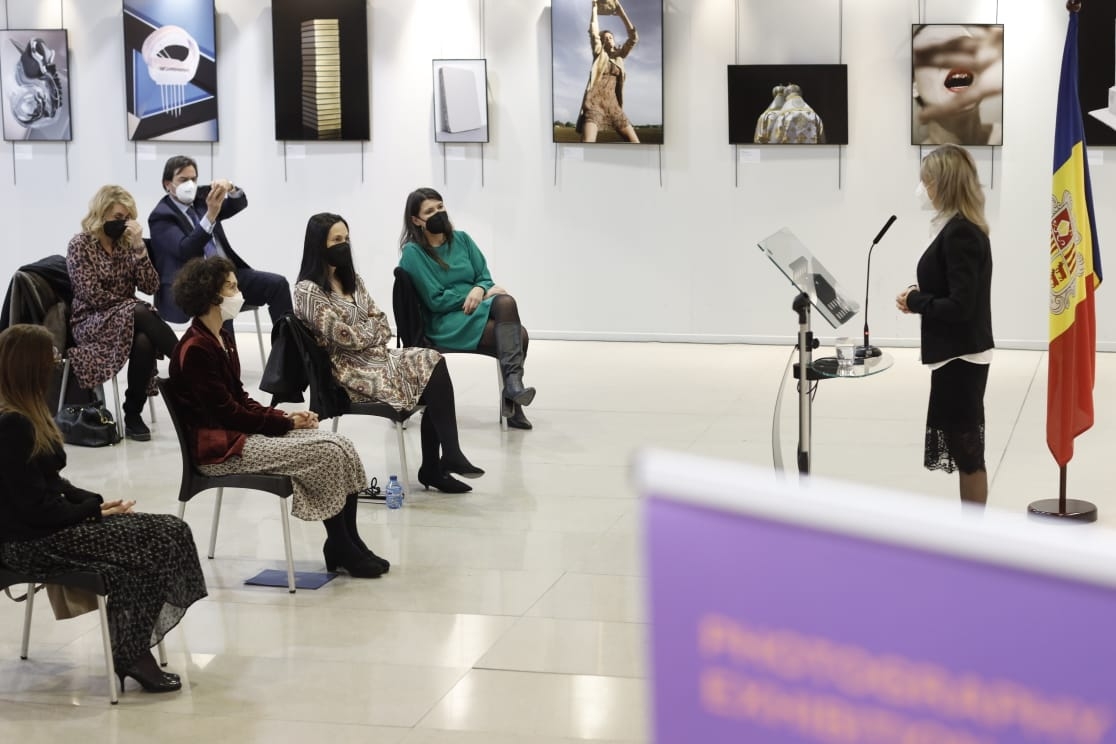 Maria Ubach participa en la inauguració de l’exposició ‘New Visegrad Photography’