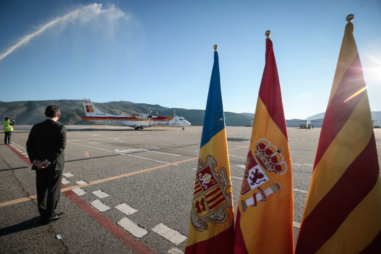 Inaugurada la línia de vols regulars entre Andorra–La Seu i Madrid