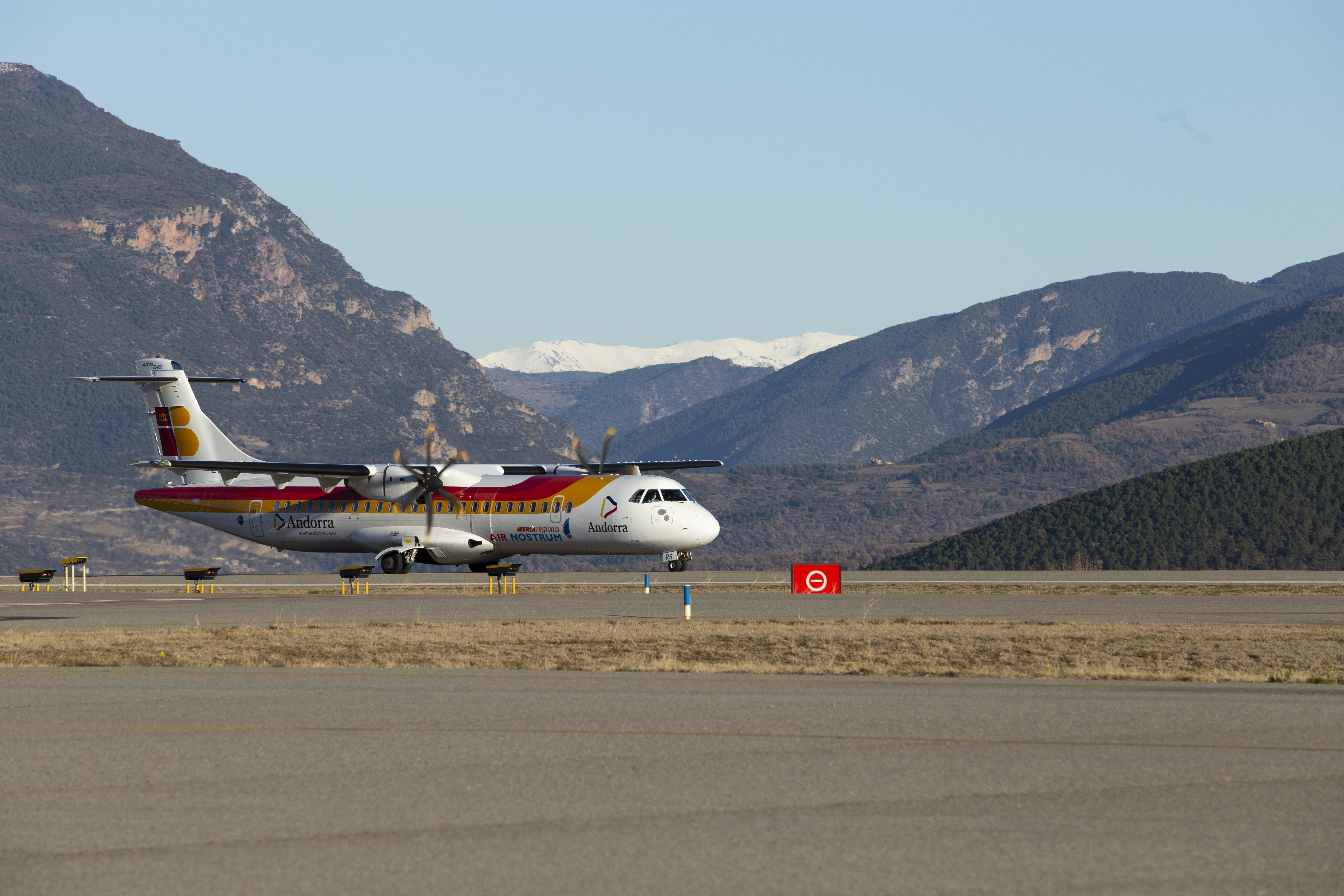 Inaugurada la línia de vols regulars entre Andorra–La Seu i Madrid