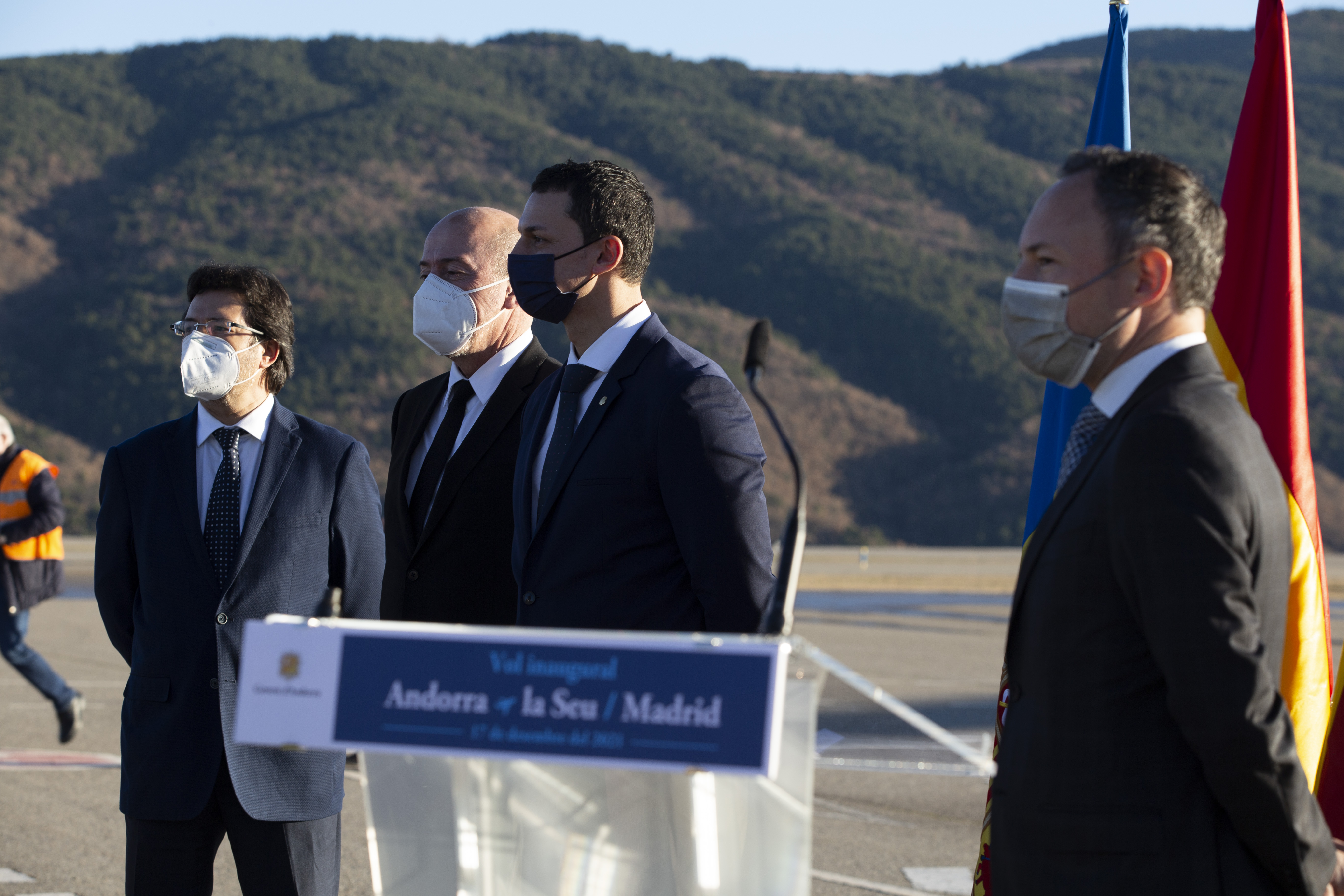 Inaugurada la línia de vols regulars entre Andorra–La Seu i Madrid