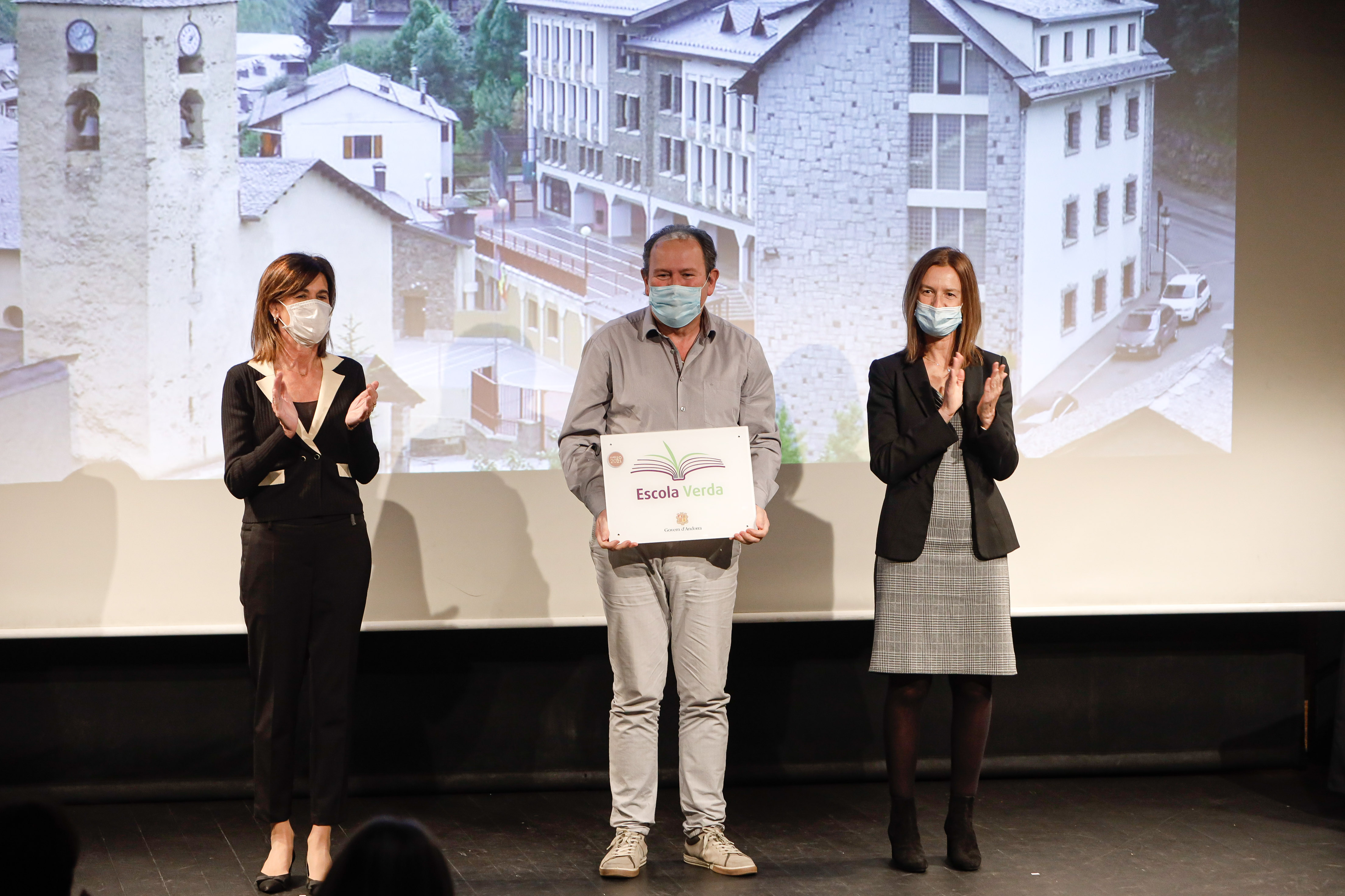 El 100% de les escoles públiques s’adhereixen al programa Escola Verda