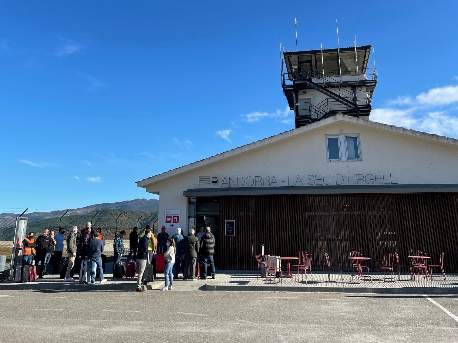 Simulacre de facturació i controls de seguretat a l’aeroport d’Andorra-La Seu previ a l’inici dels vols regulars