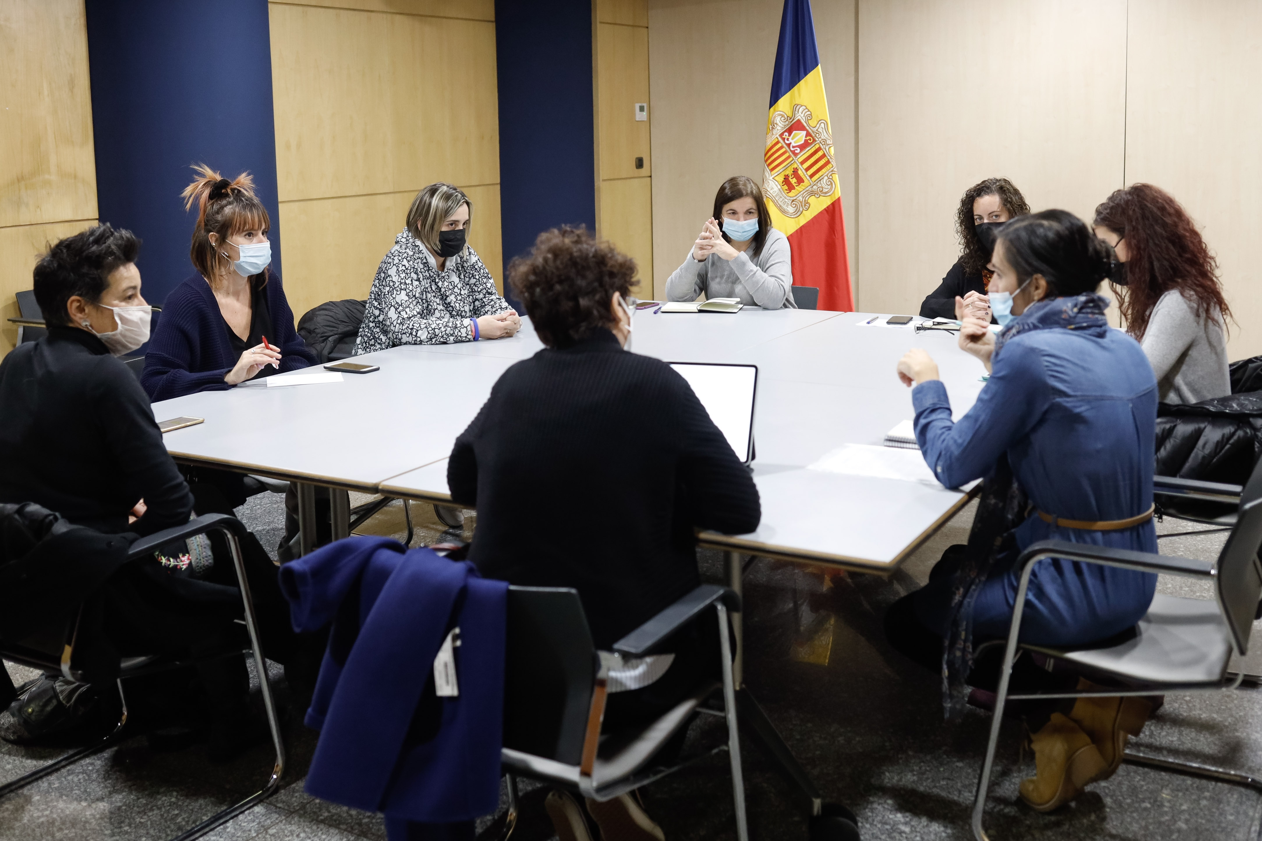 Primera reunió entre la ministra Marín i la nova junta del Sindicat d’Ensenyament Públic