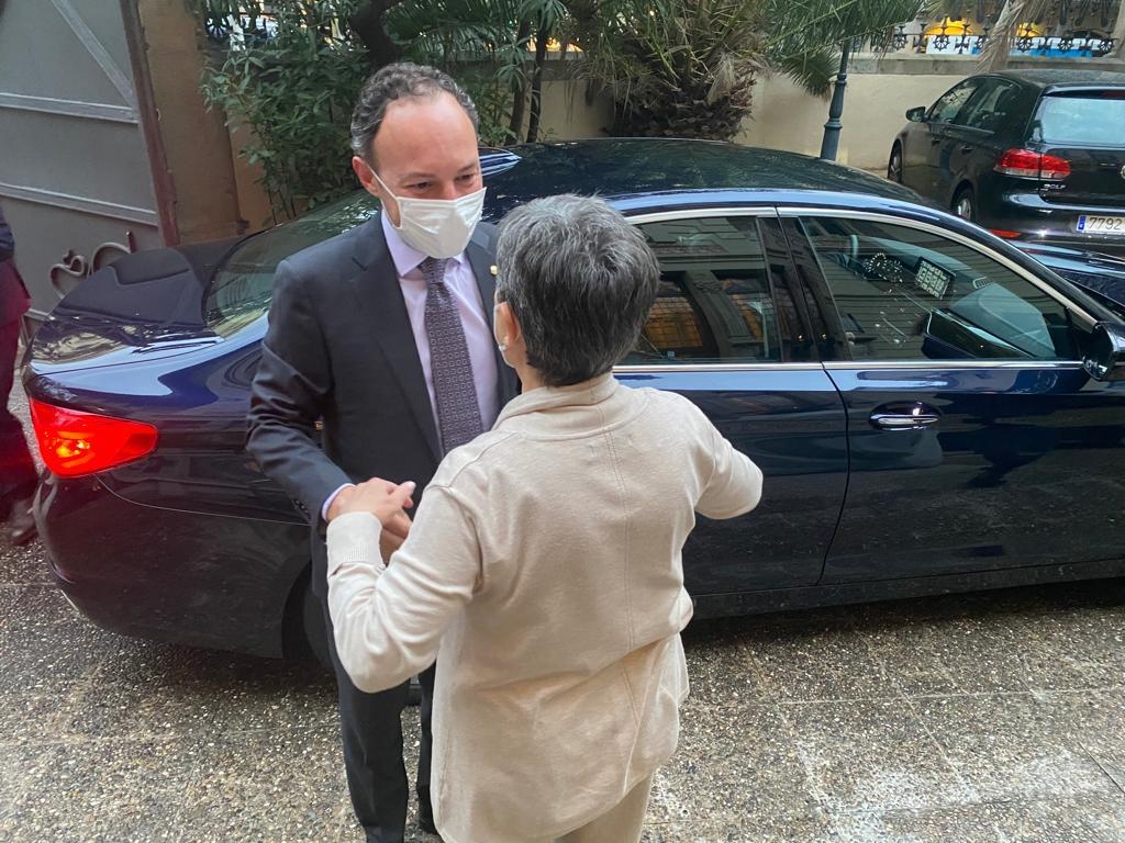 Espot i Cunillera tracten les relacions entre els dos països i la cooperació en l’àmbit transfronterer