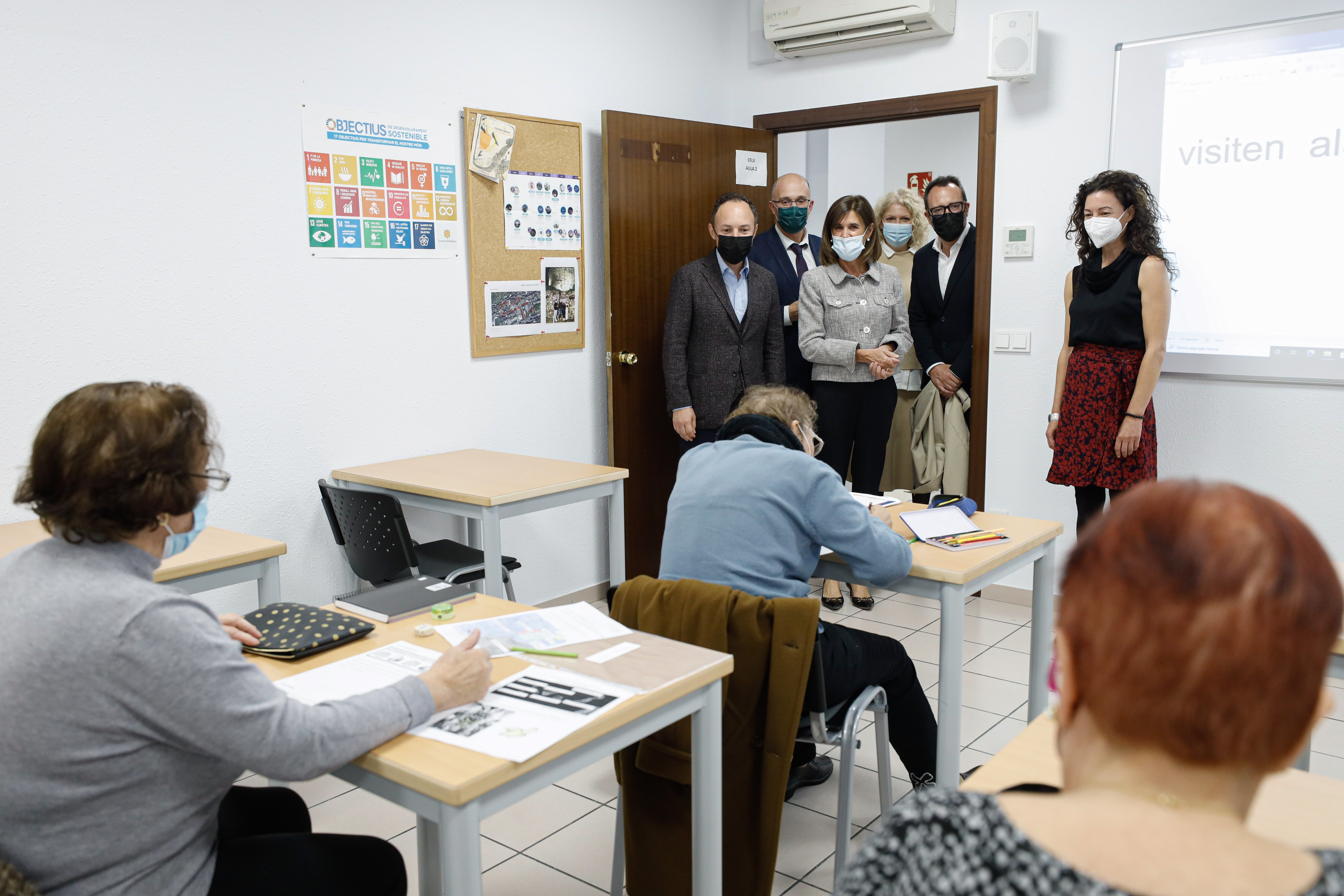 Inaugurada la nova seu del Centre de Formació al Llarg de la Vida, a l’edifici Les Columnes