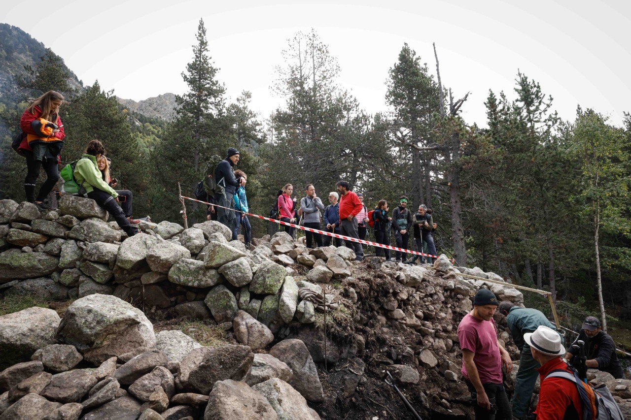 Espot i Riva es desplacen fins a la Farga del Madriu per conèixer de primera mà la intervenció sobre el BIC