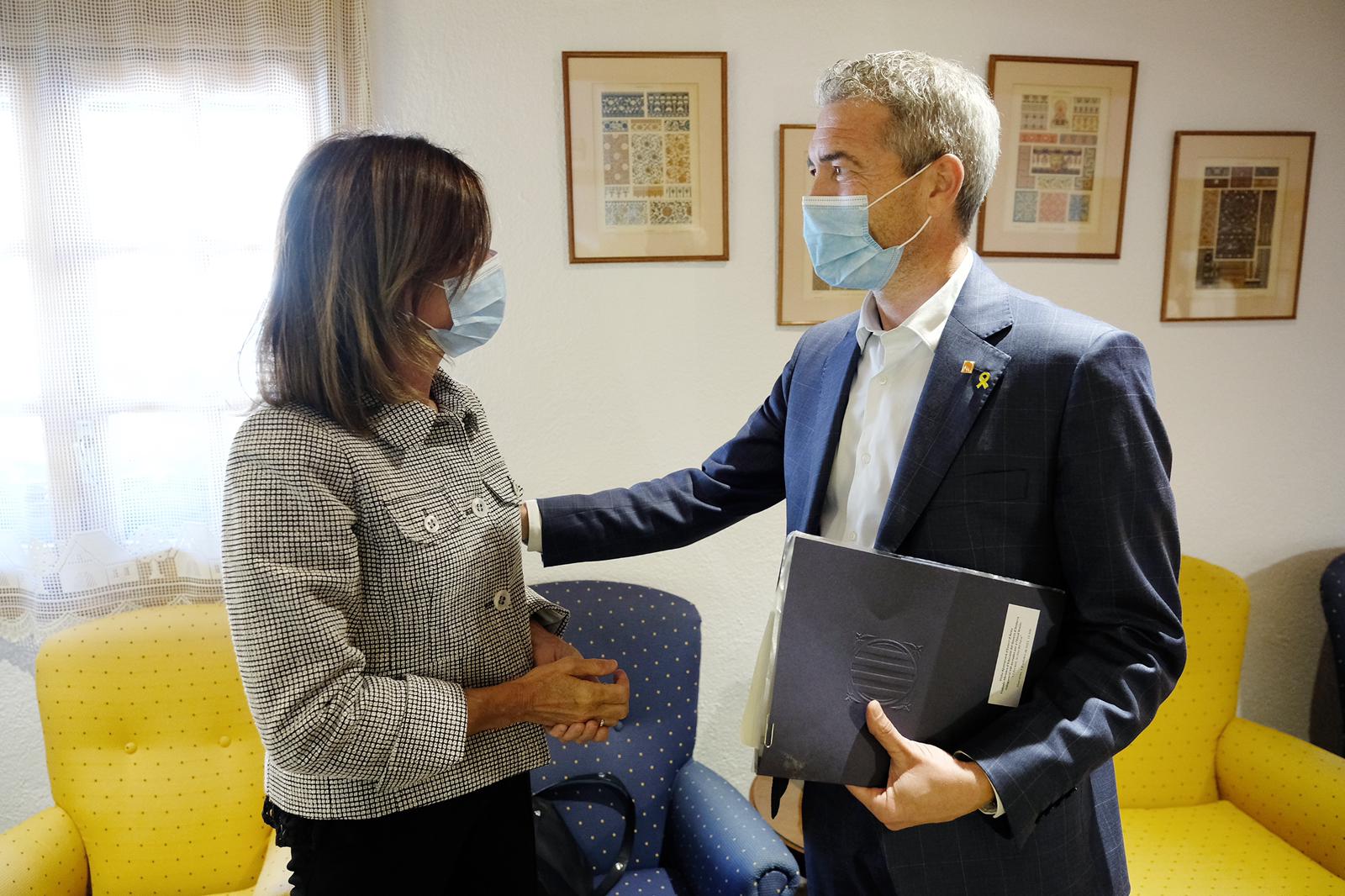 La ministra Vilarrubla es reuneix amb el conseller català d’Educació, Gonzàlez-Cambray, a Esterri d’Àneu