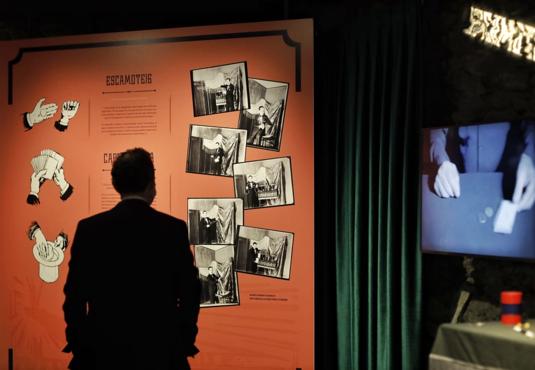 La màgia inunda Ordino amb la nova exposició del Ministeri de Cultura ‘Abracadabra: Il·lusionisme i màgia a cal Plandolit’ a l’Era del Raser